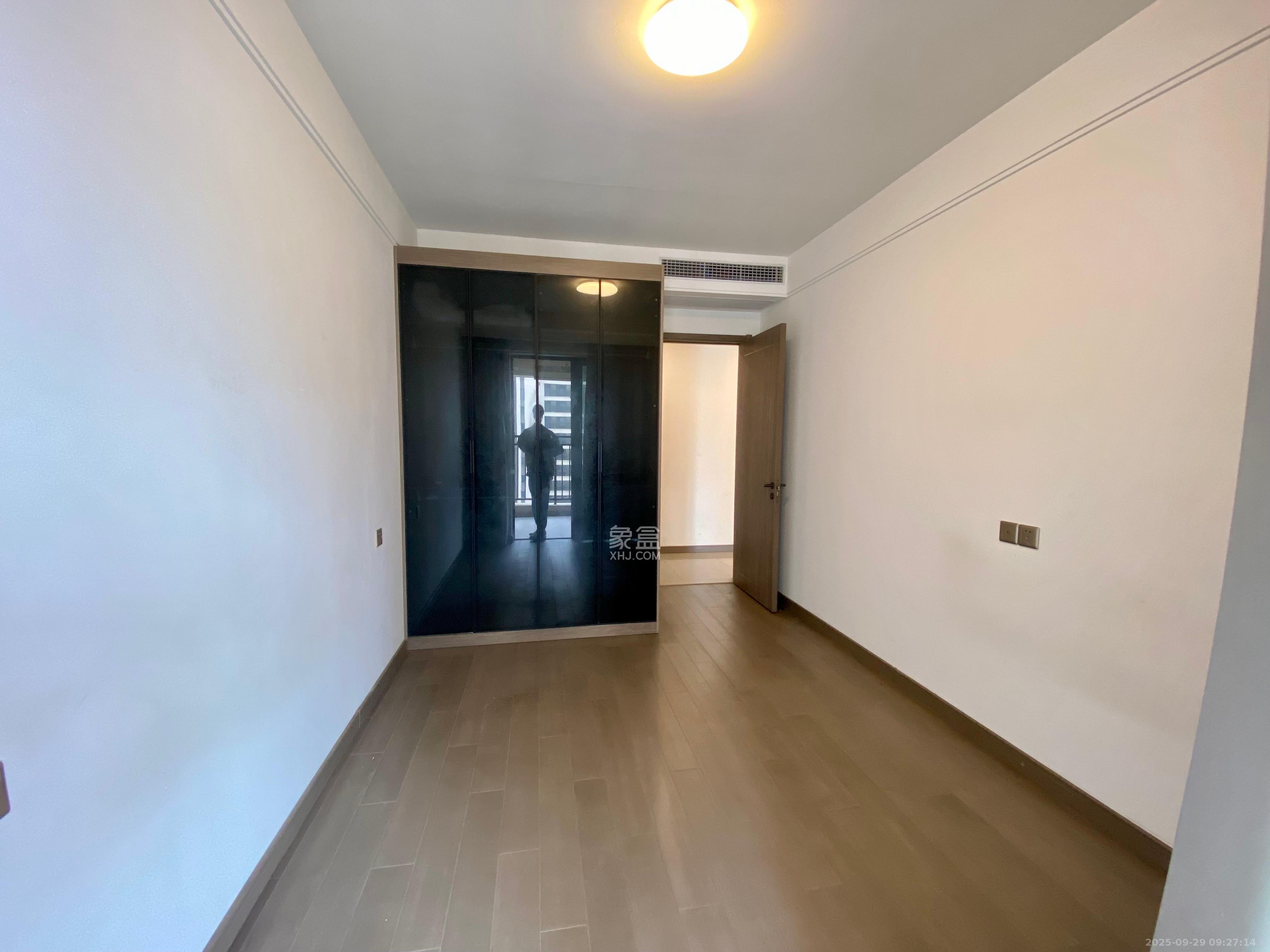 龙湖春江天玺  4室2厅2卫    4000.0元/月室内图