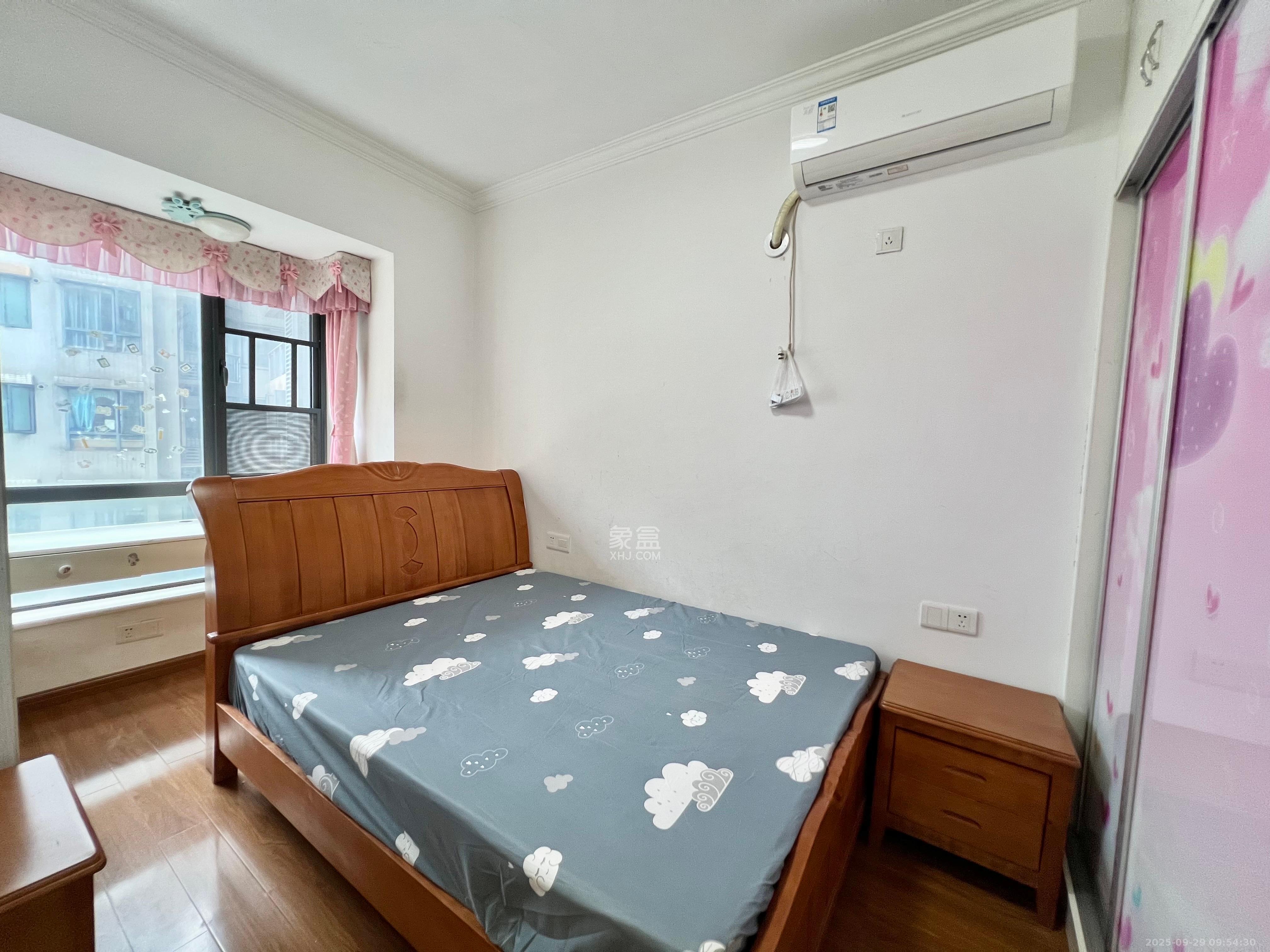 恒基凯旋门一二期  3室2厅1卫    1900.0元/月室内图