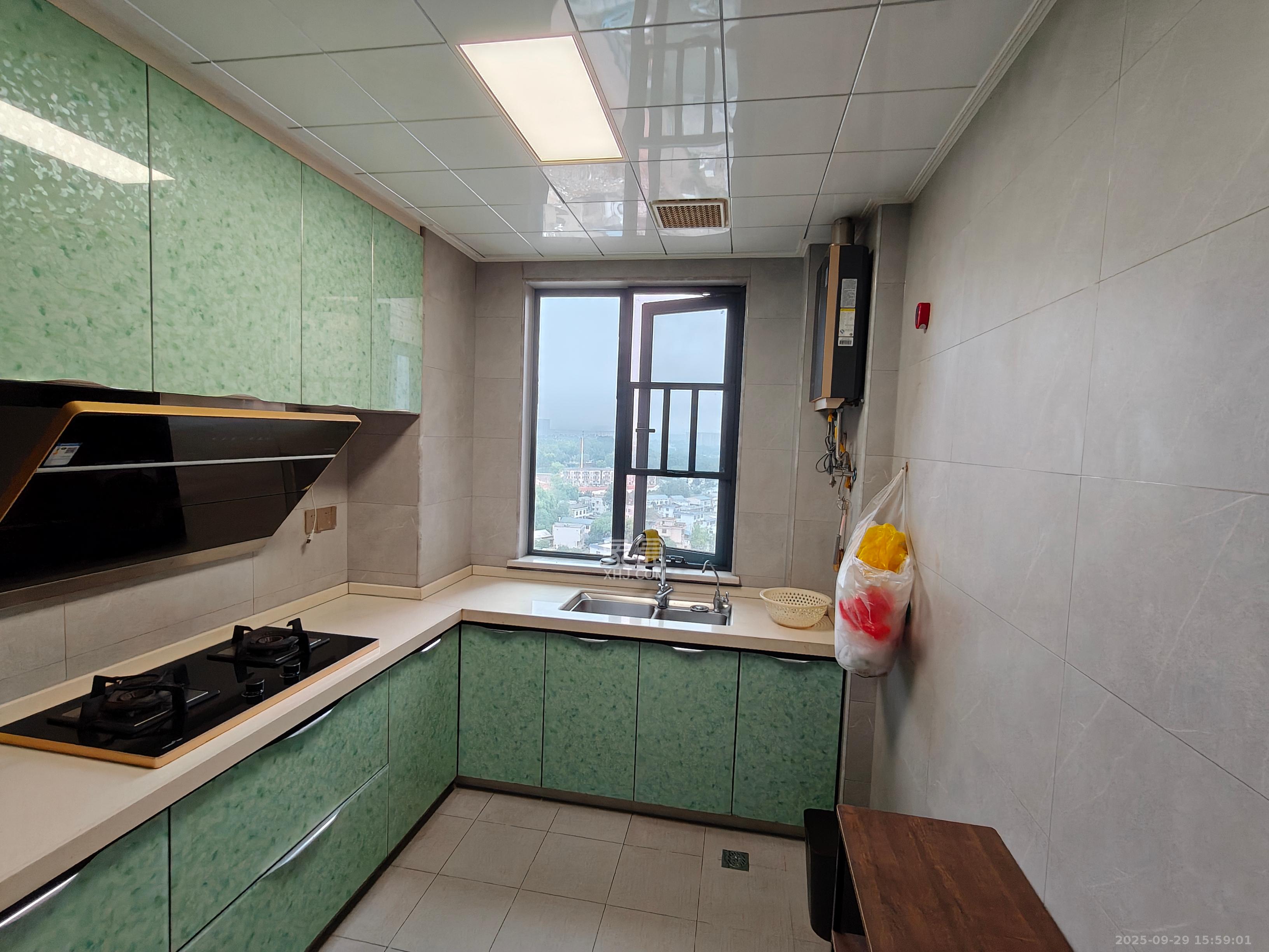 天悦和苑一期 3室2厅2卫 2500.0元/月 天悦和苑一期 3室2厅2卫 2500.0元/月室内图