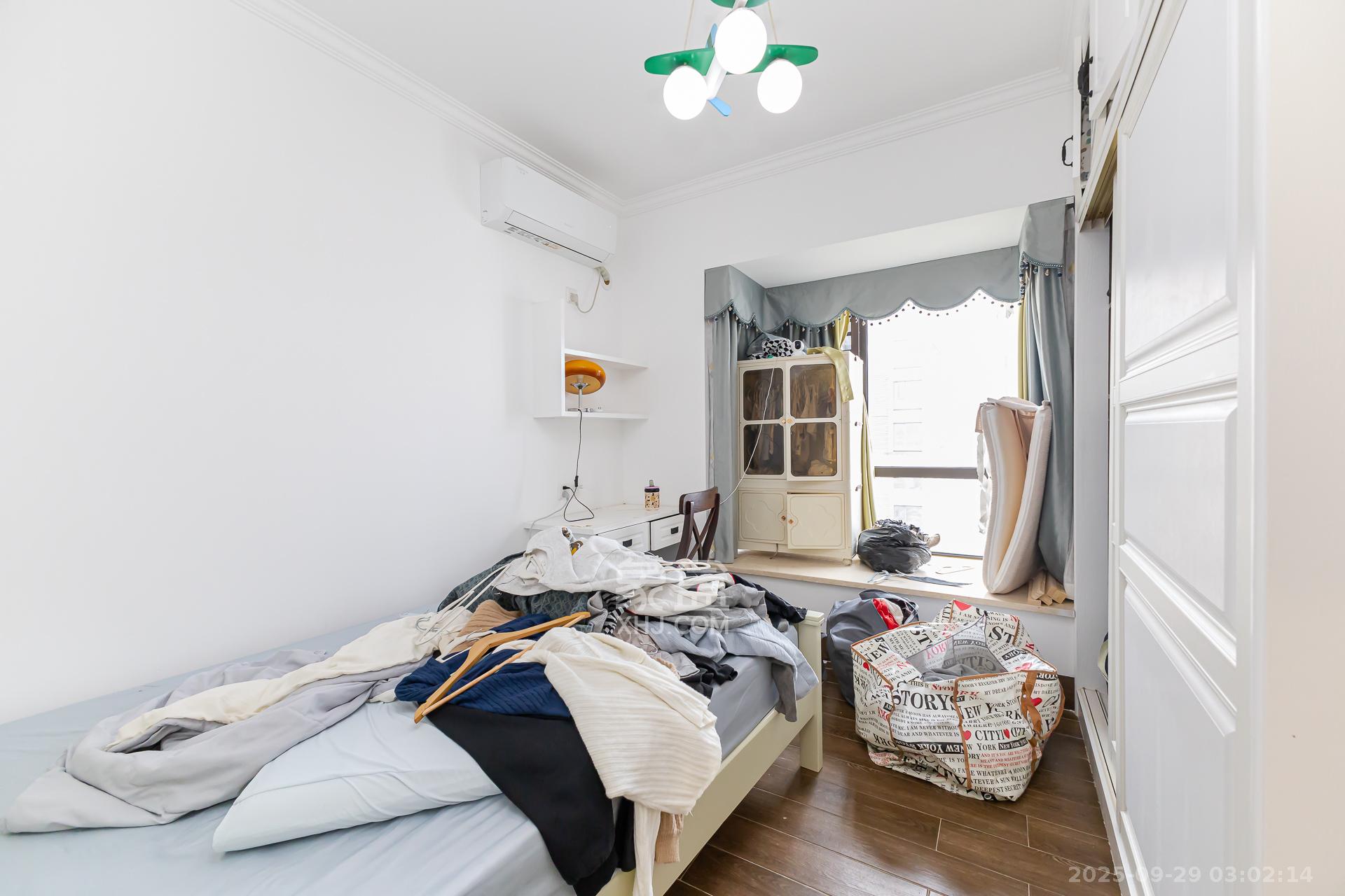 润和滨江府  4室2厅2卫    142.0万卧室