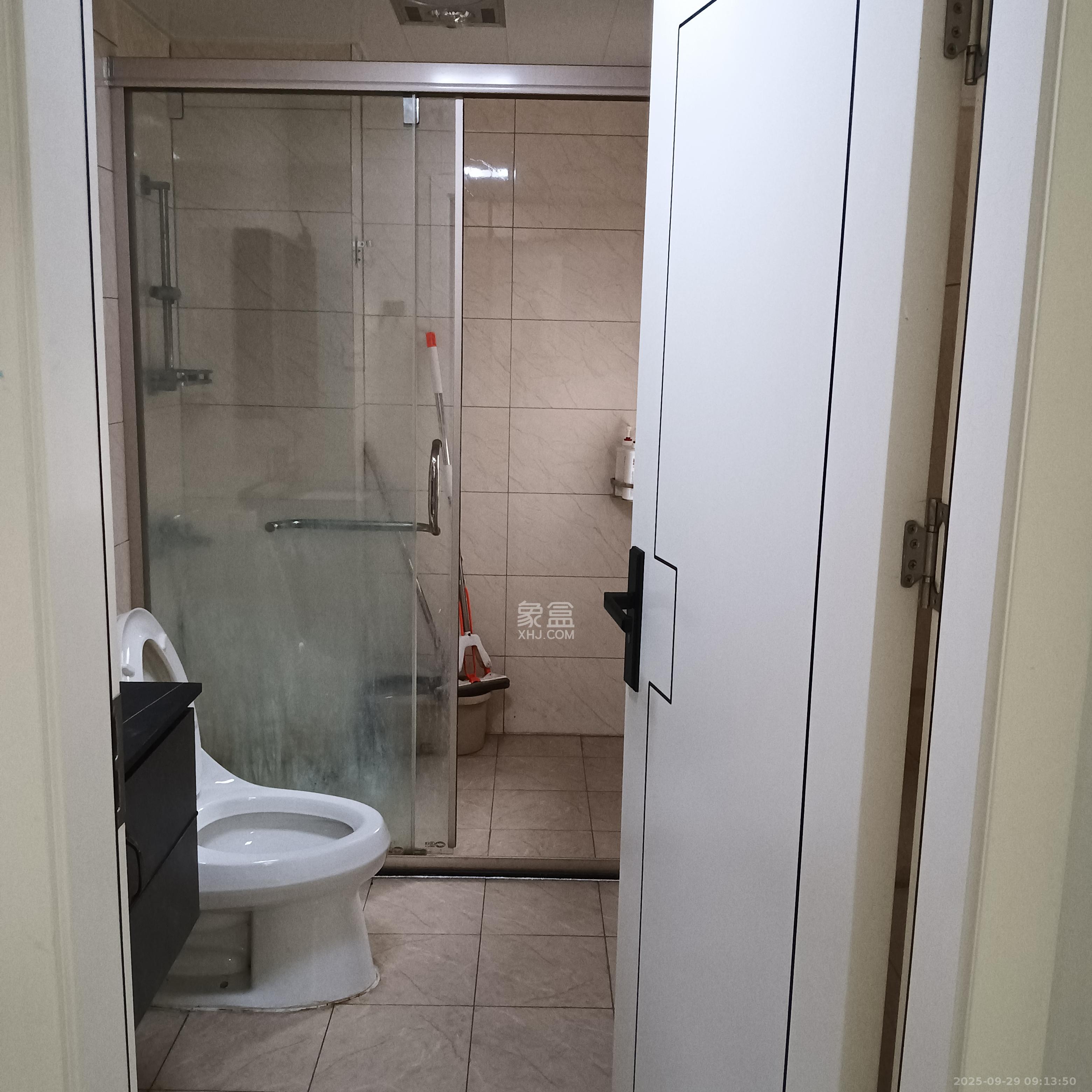 恒基凯旋门三期  3室2厅1卫    2200.0元/月室内图