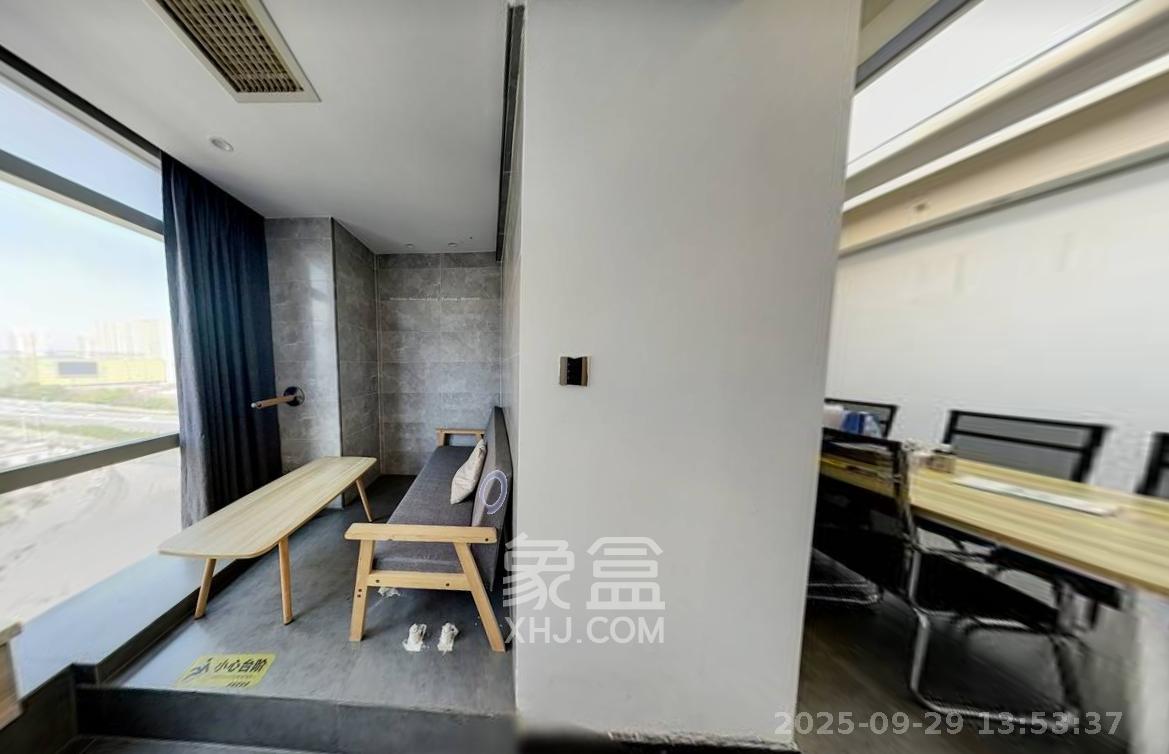 奥克斯广场 1室1厅1卫 2400.0元/月 奥克斯广场 1室1厅1卫 2400.0元/月室内图