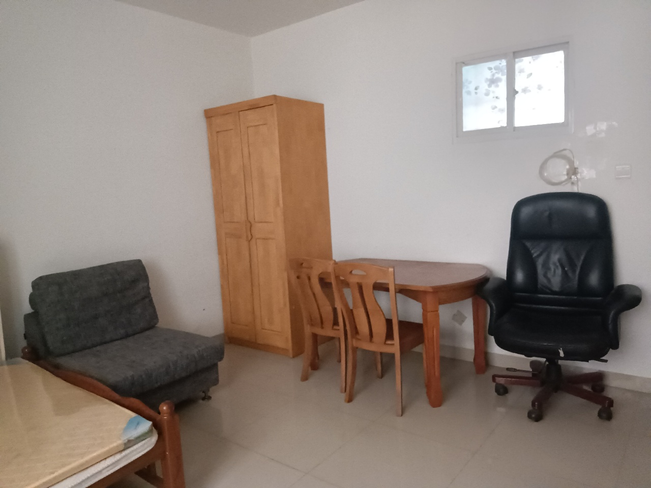 温州大厦 1室1厅1卫 1300.0元/月 温州大厦 1室1厅1卫 1300.0元/月室内图