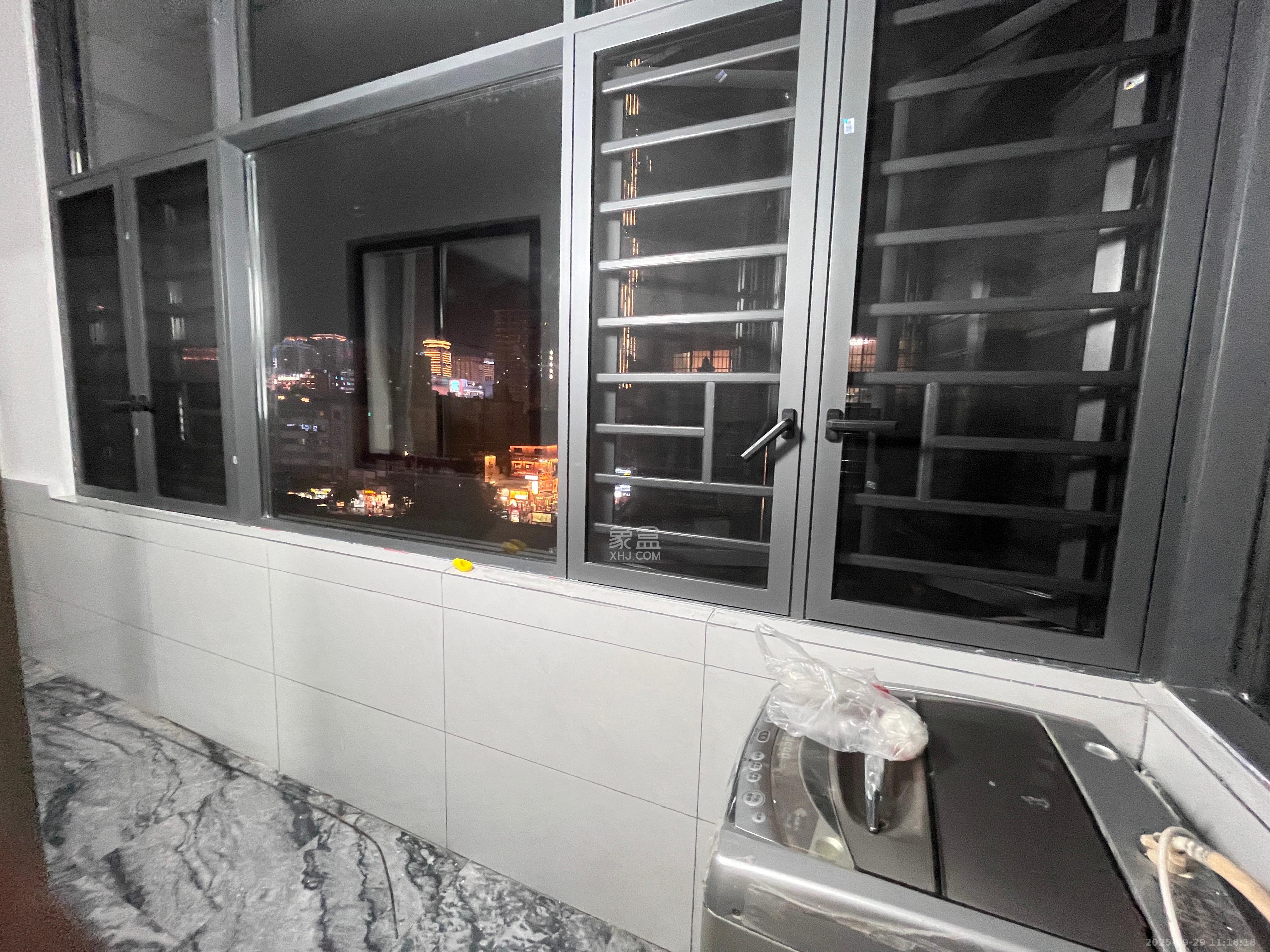 省人民医院宿舍(东文庙坪) 3室2厅1卫 2400.0元/月 省人民医院宿舍(东文庙坪) 3室2厅1卫 2400.0元/月室内图