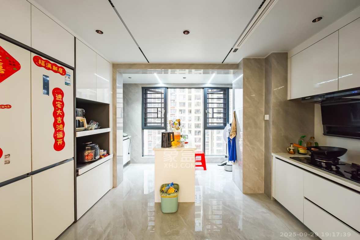 恒基旭辉湖山赋 3室2厅2卫 136.0万 恒基旭辉湖山赋 3室2厅2卫 136.0万厨房