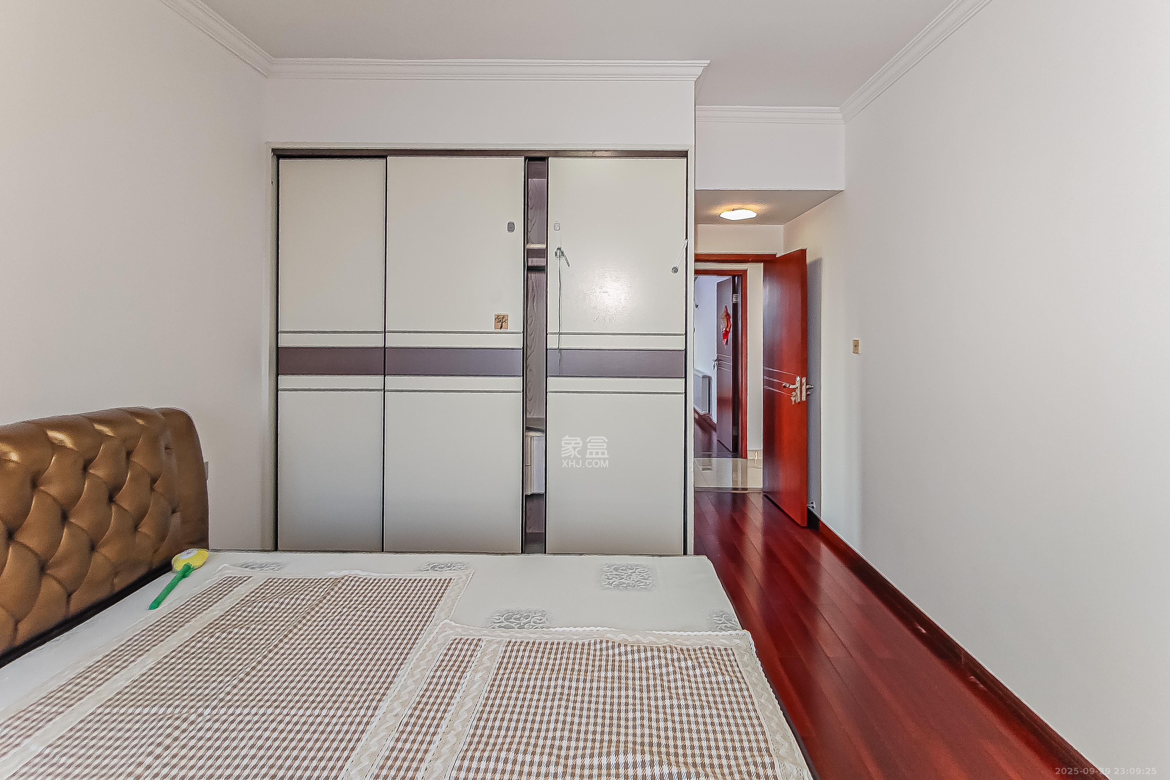 通用时代国际社区 3室2厅2卫 158.0万 通用时代国际社区 3室2厅2卫 158.0万卧室