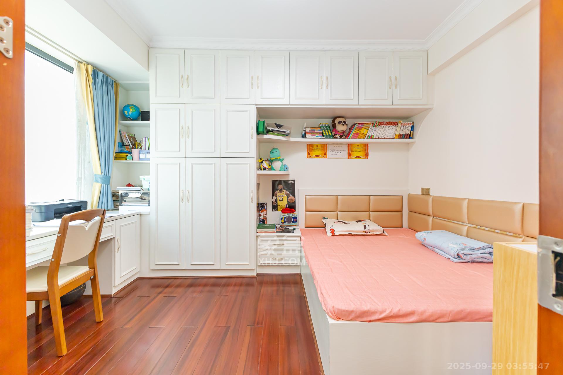 明发国际城  3室2厅1卫    74.5万卧室