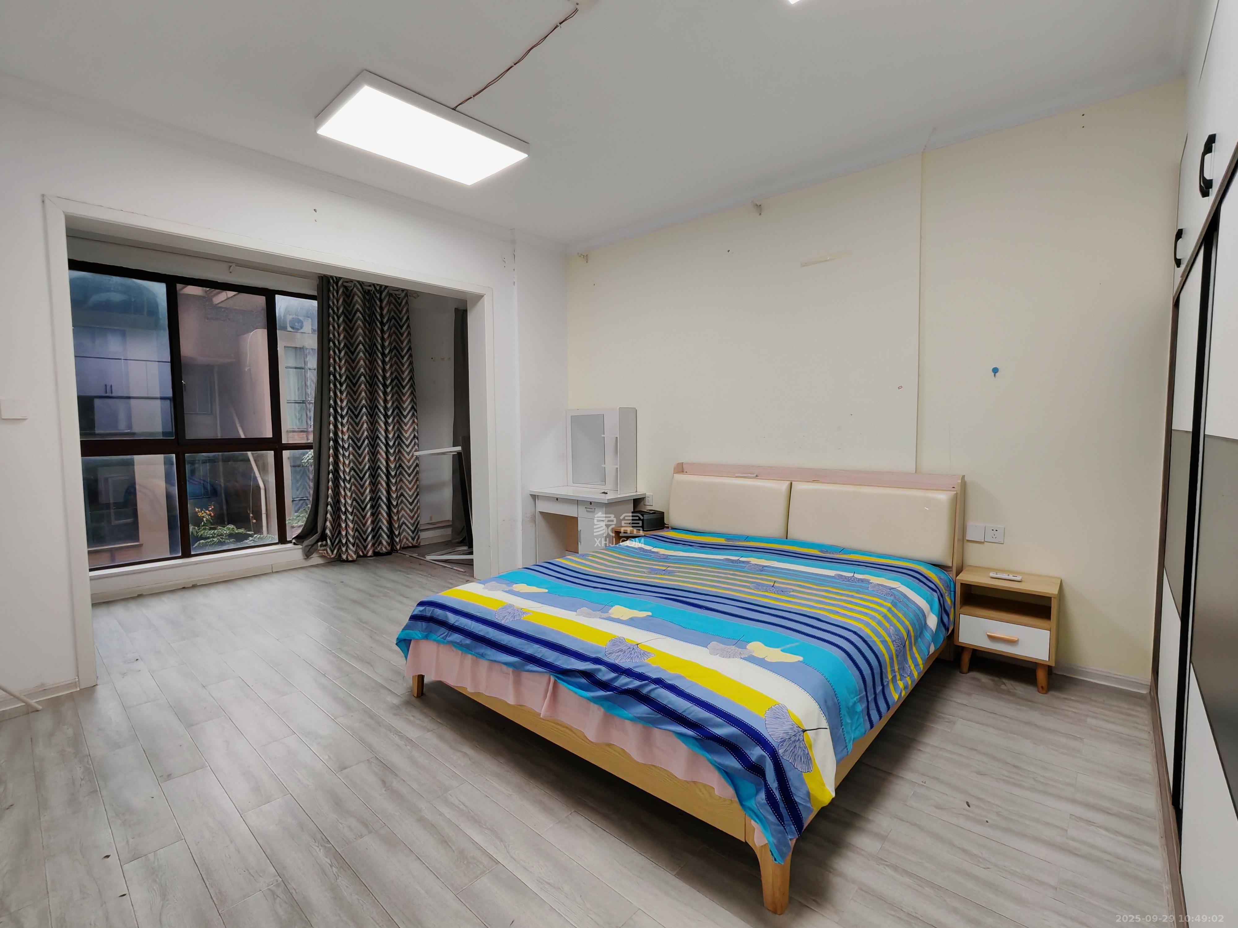 星月绿洲  6室2厅3卫    4800.0元/月室内图