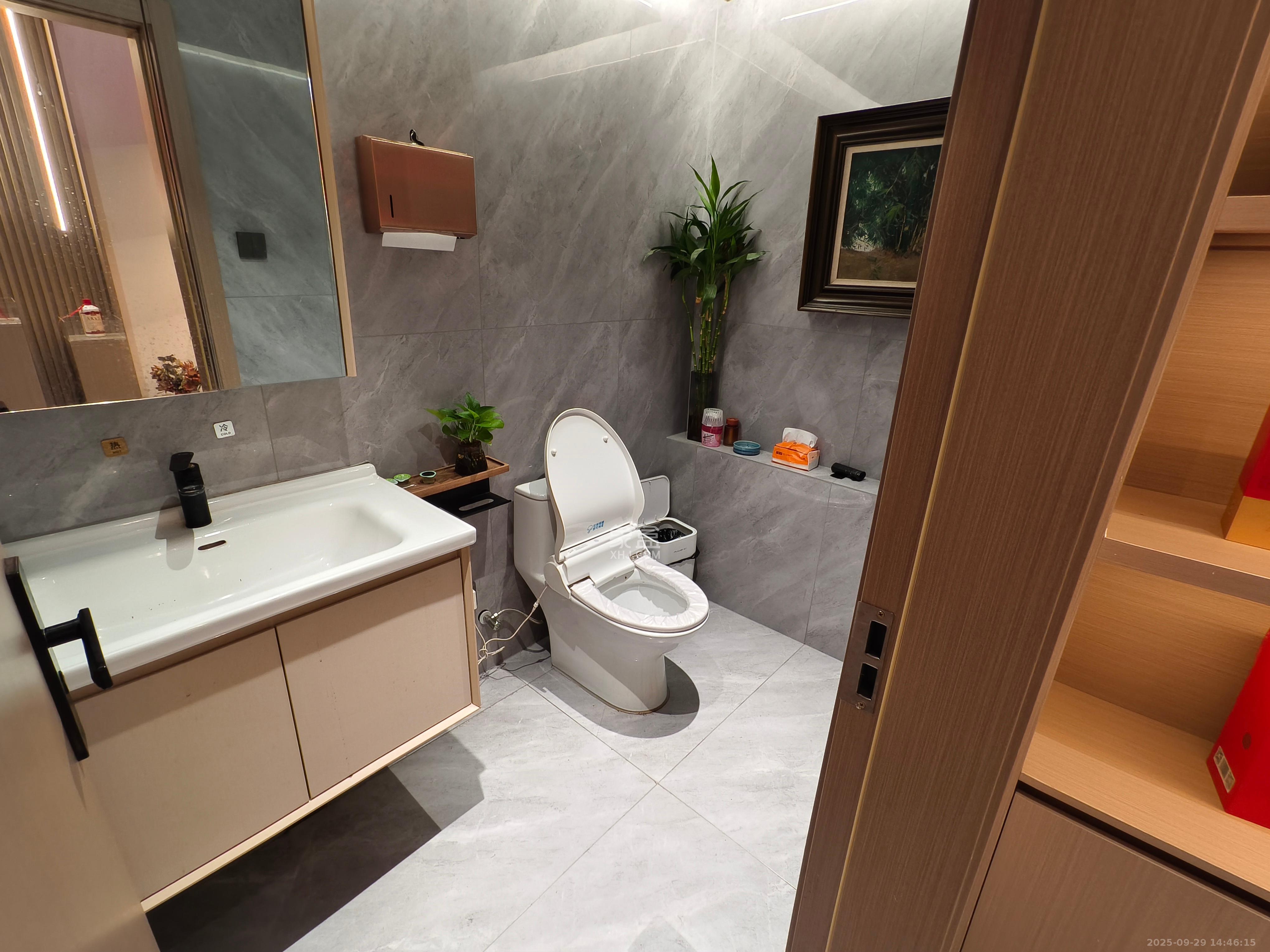 招商华发天汇   97.61㎡      9500.0元/月室内图