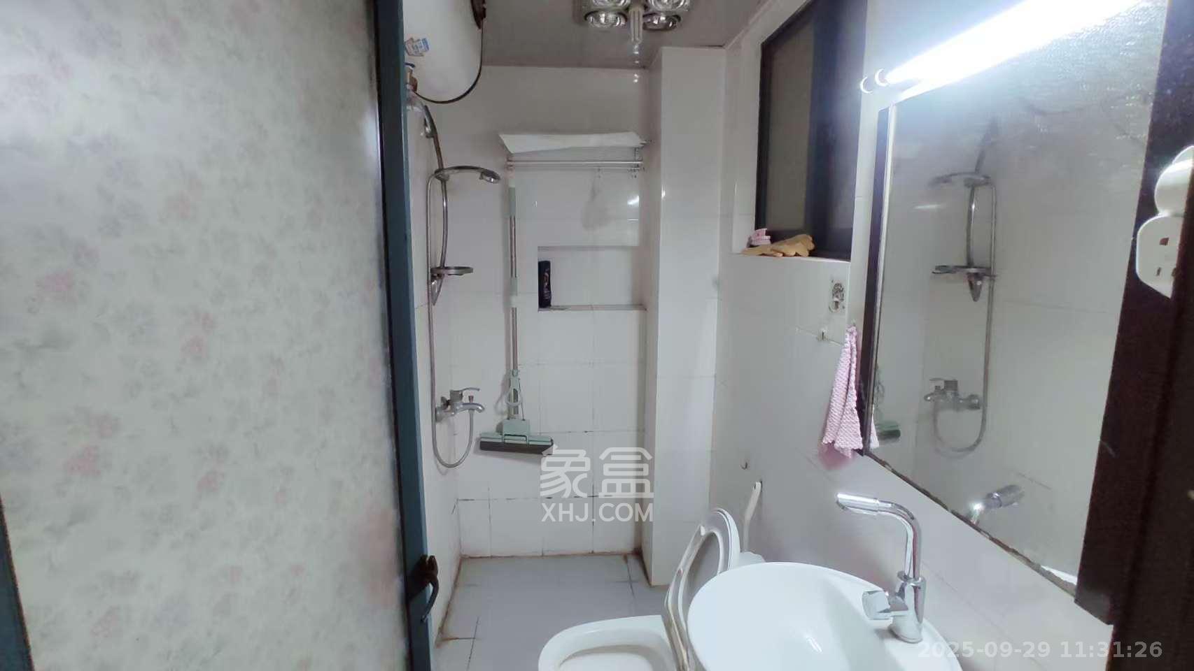 中江国际花城 1室1厅1卫 1350.0元/月 中江国际花城 1室1厅1卫 1350.0元/月室内图