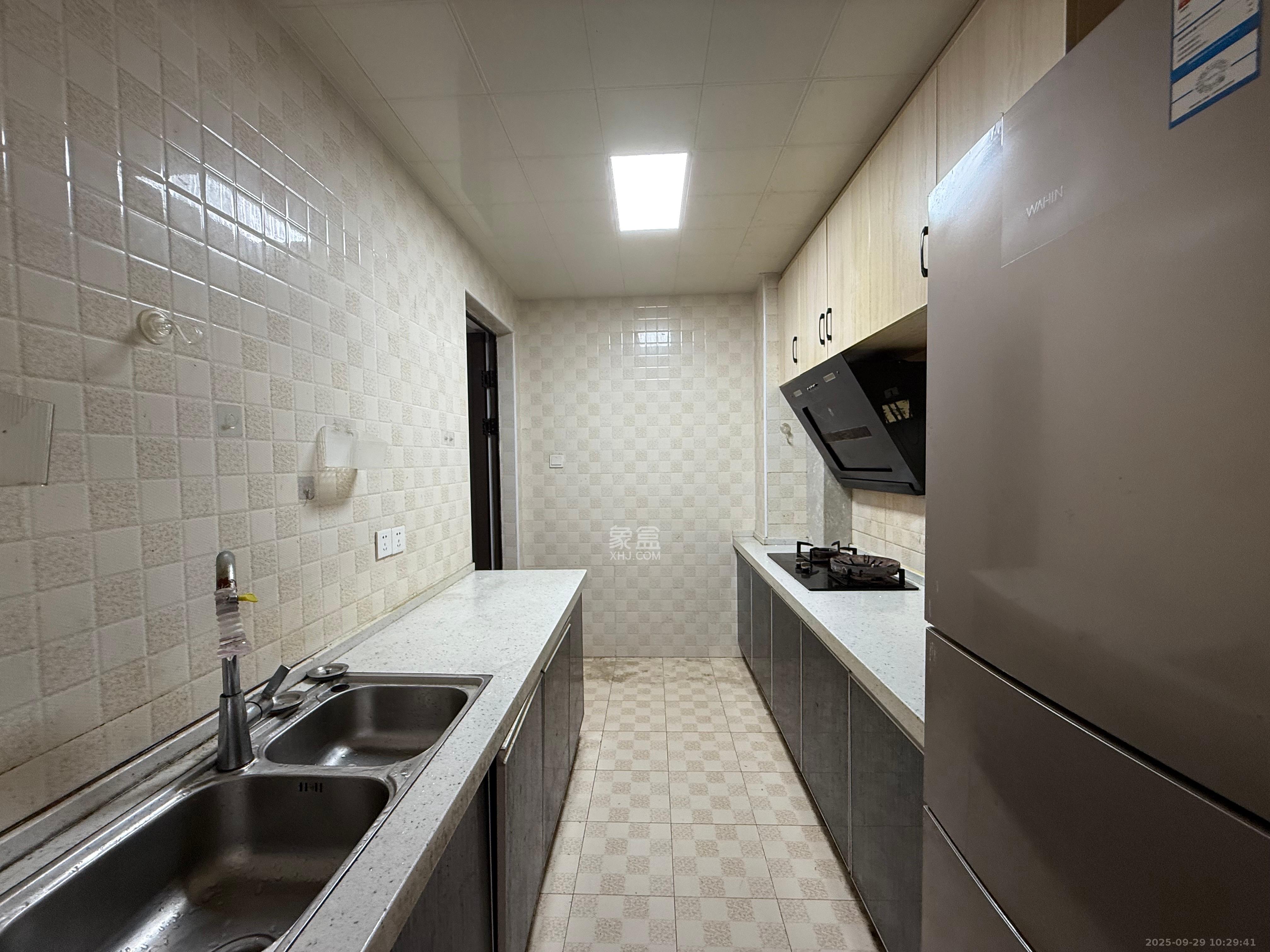 南山雍江汇（滨江国际新城）  3室2厅2卫    3400.0元/月室内图