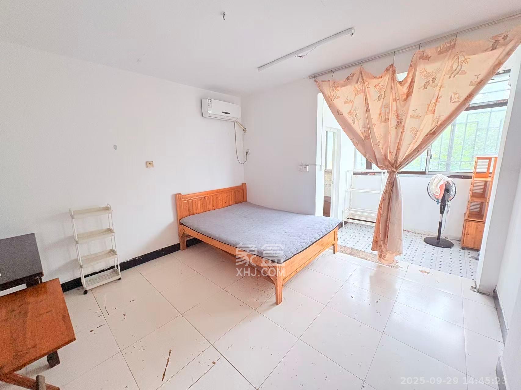 西湖新村 1室1厅1卫 1100.0元/月 西湖新村 1室1厅1卫 1100.0元/月室内图