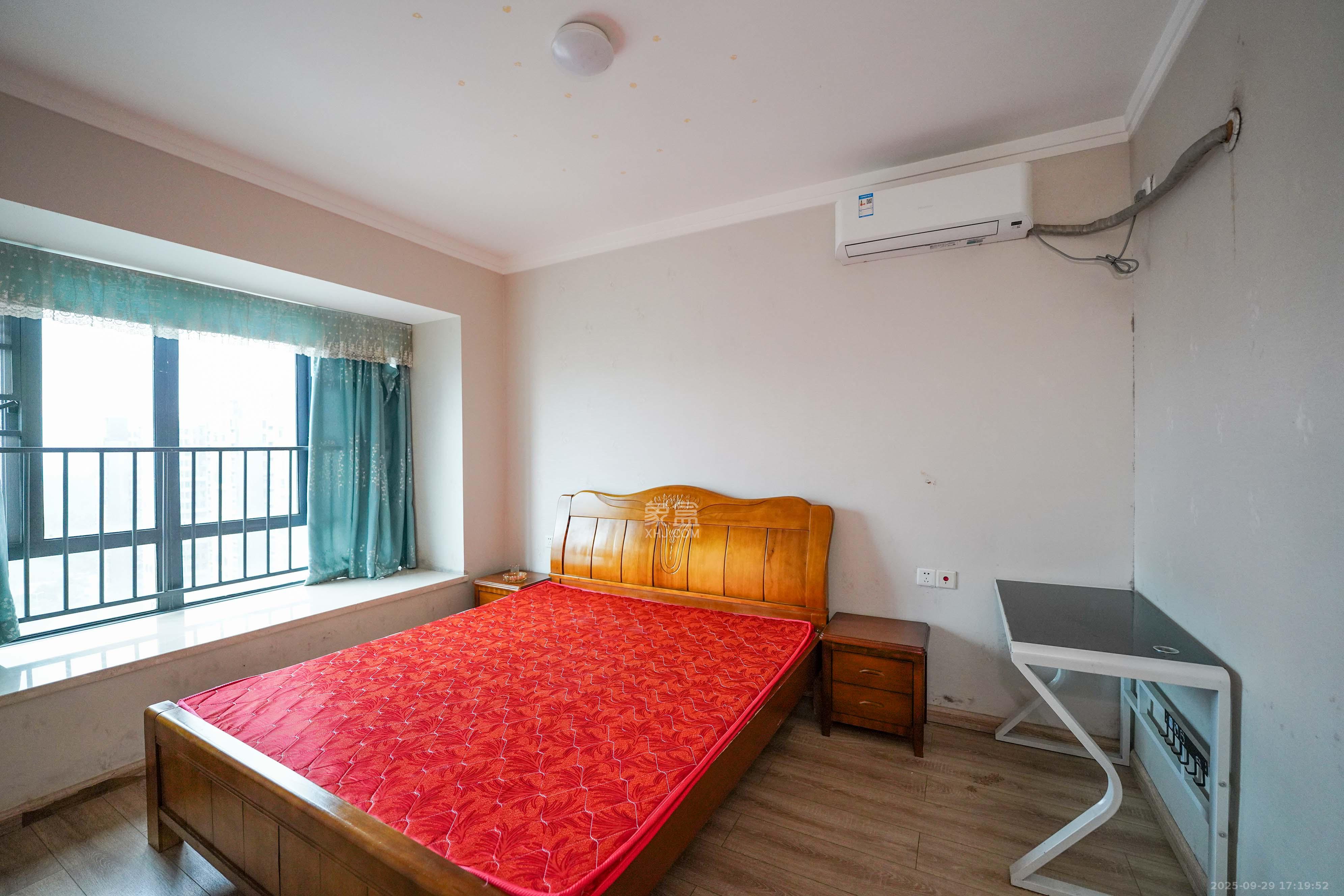 汇金城/嘉华城(二期、三期) 3室2厅2卫 115.0万 汇金城/嘉华城(二期、三期) 3室2厅2卫 115.0万卧室