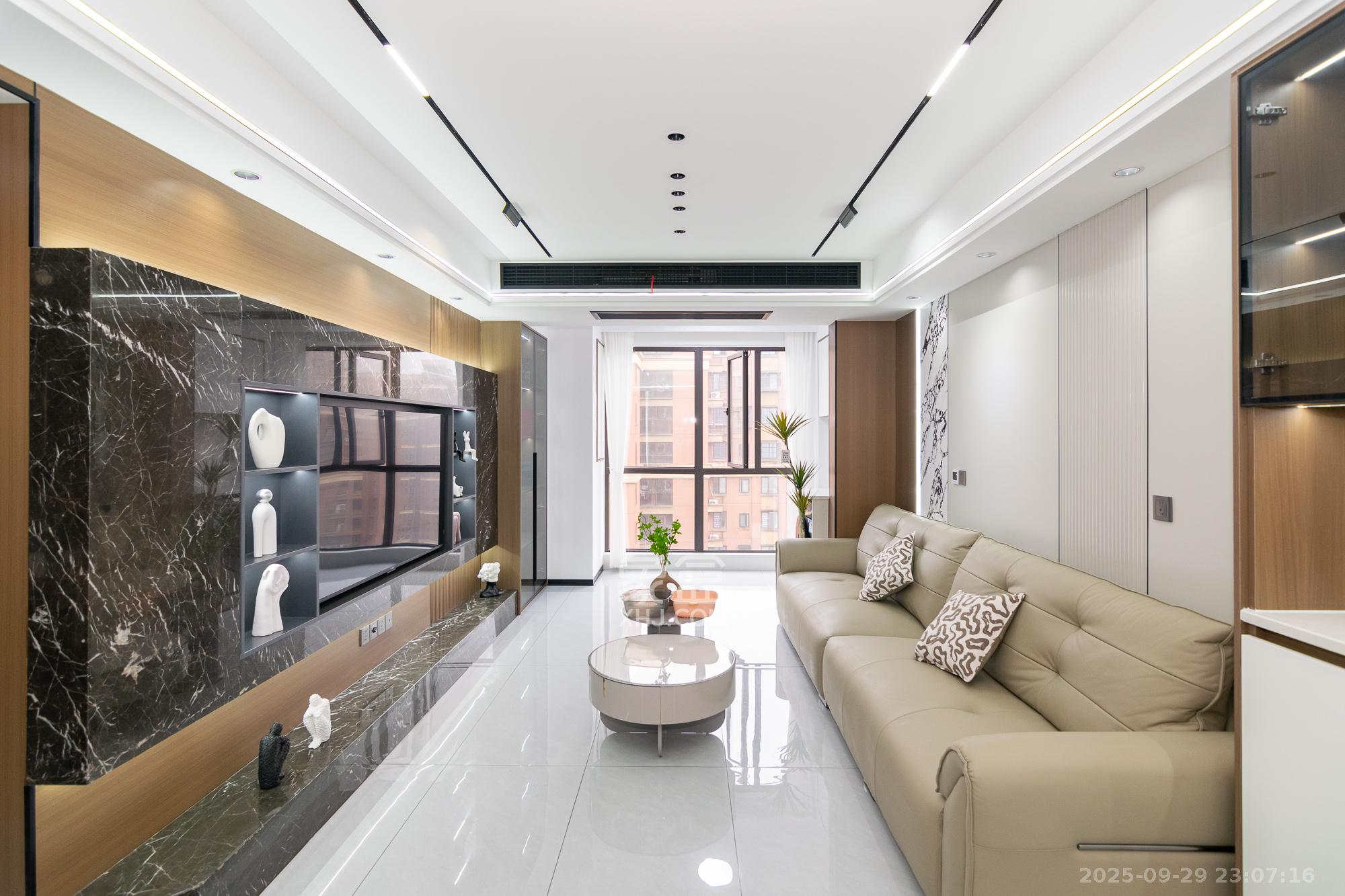 新城国际花都  3室2厅1卫    63.0万