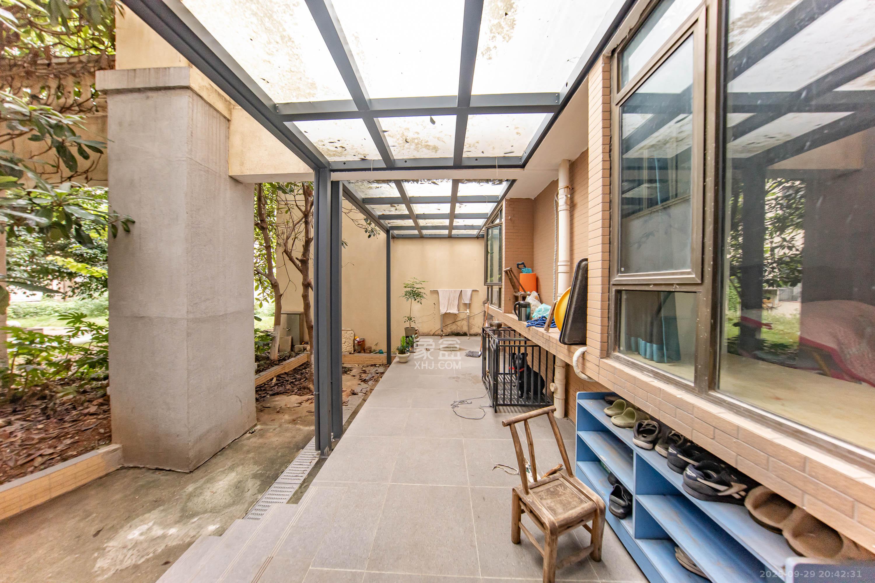 江山帝景雅典  4室2厅2卫    186.0万其他