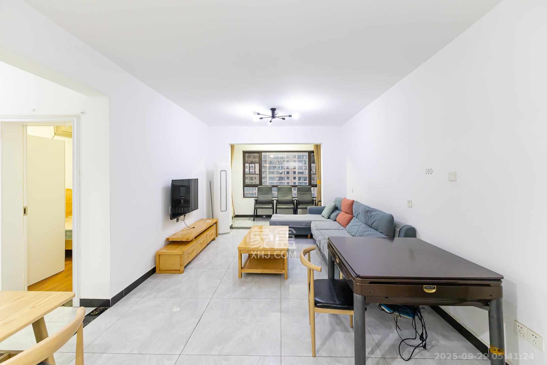 勤诚达境界城 3室2厅2卫 92.0万 勤诚达境界城 3室2厅2卫 92.0万客厅