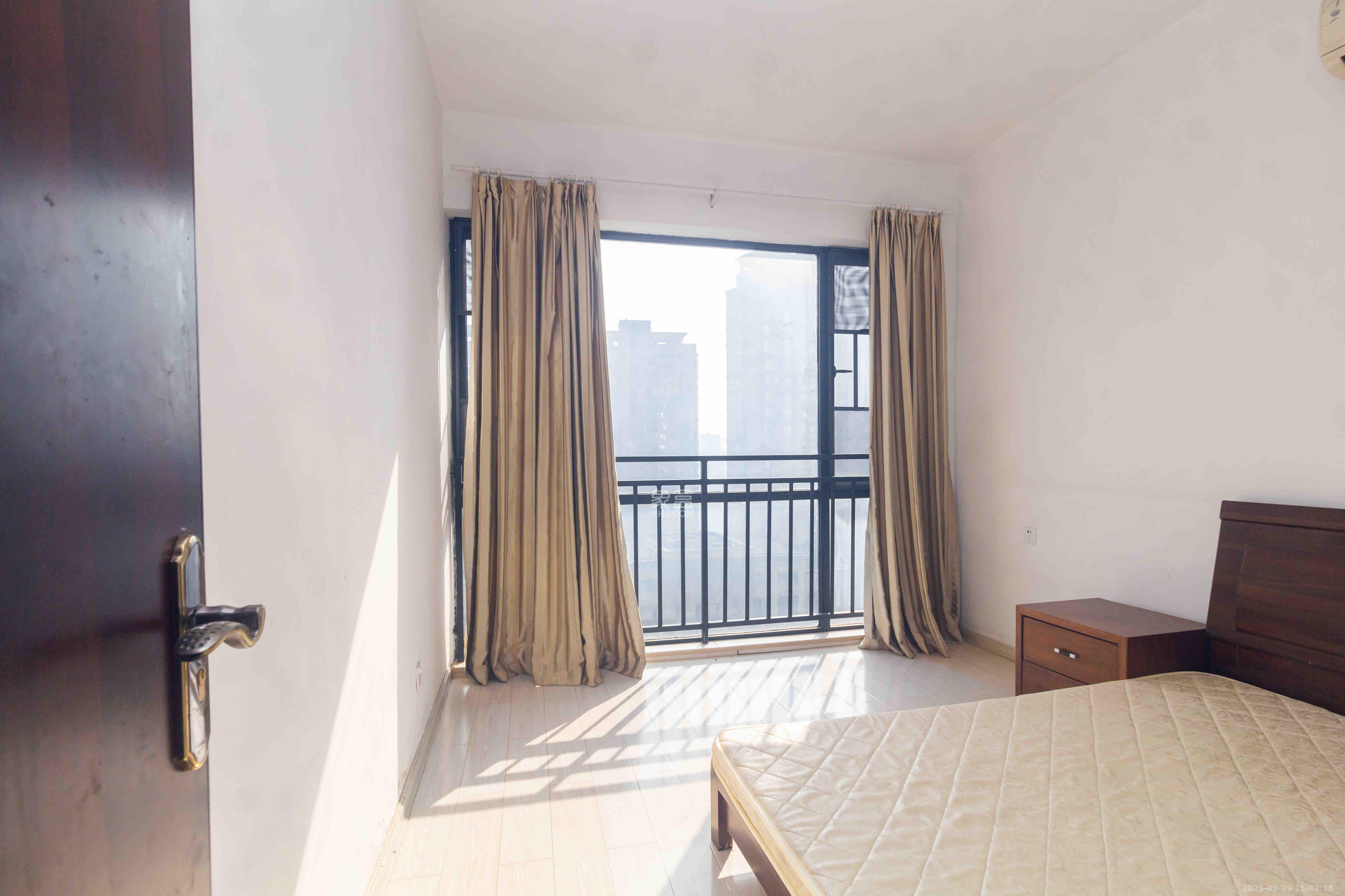 辉煌国际城一期 2室1厅1卫 1700.0元/月 辉煌国际城一期 2室1厅1卫 1700.0元/月室内图