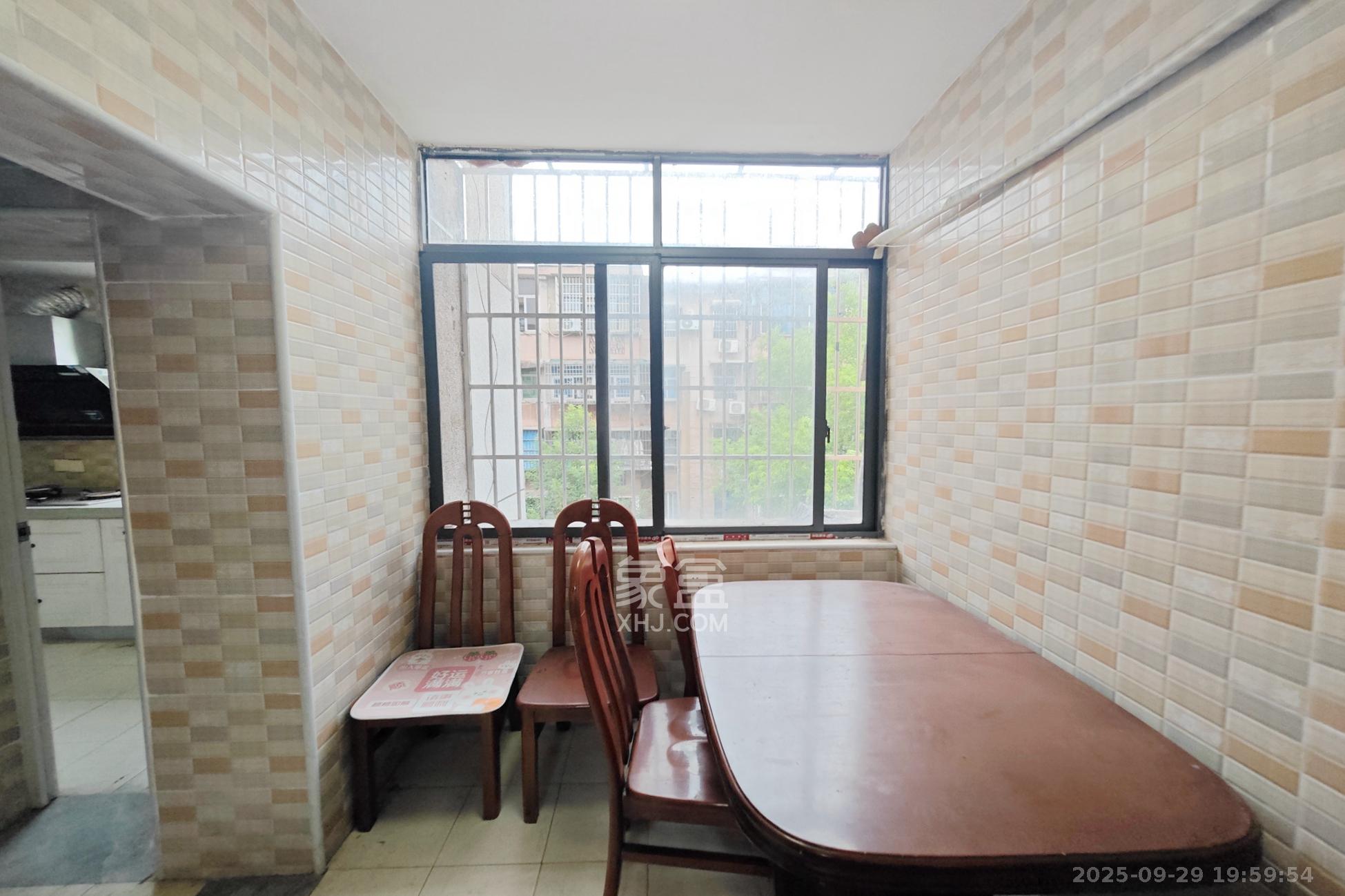 桂花二村 2室2厅1卫 38.0万 桂花二村 2室2厅1卫 38.0万阳台