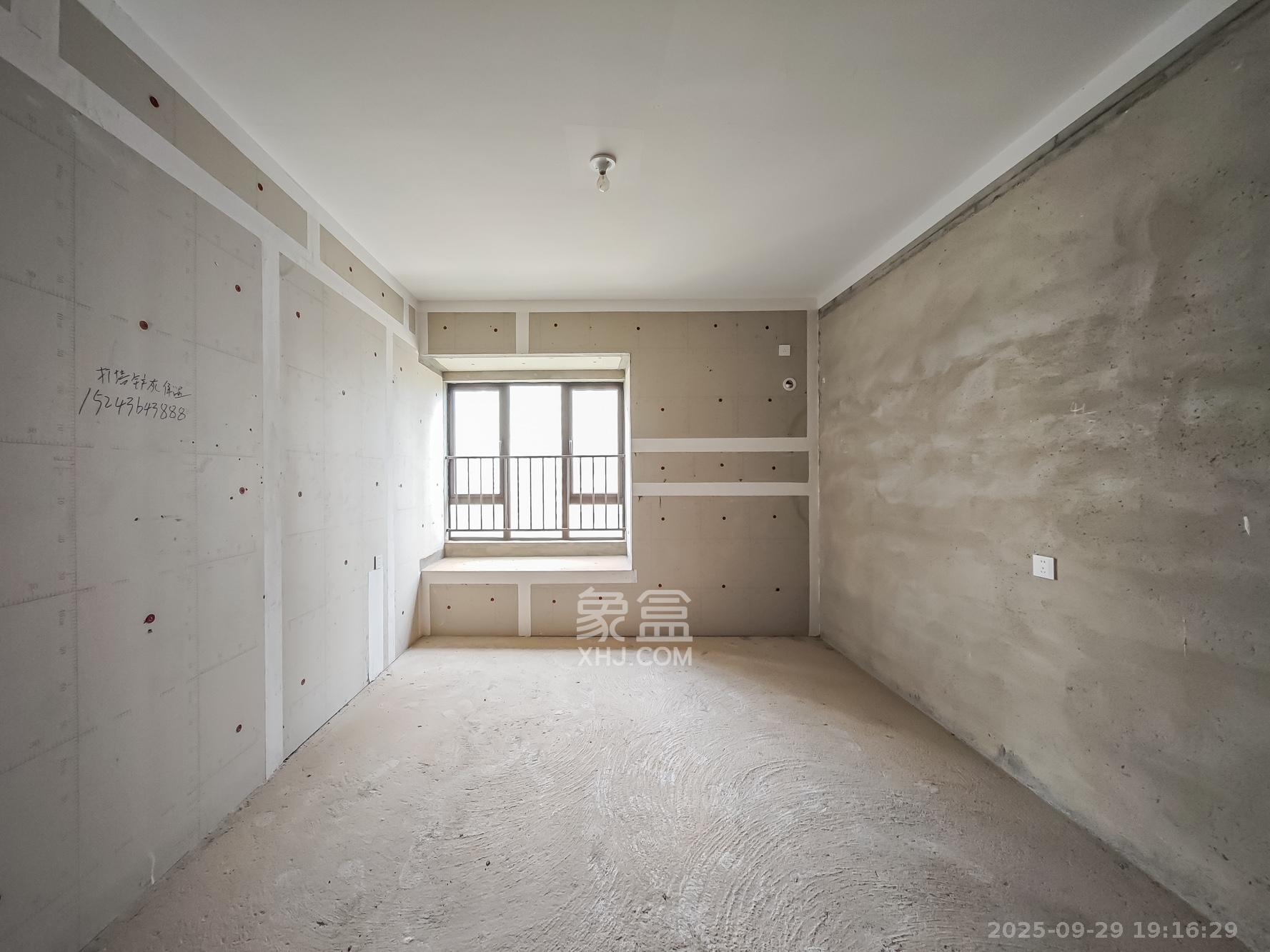 恒基旭辉湖山赋 4室2厅2卫 89.0万 恒基旭辉湖山赋 4室2厅2卫 89.0万卧室