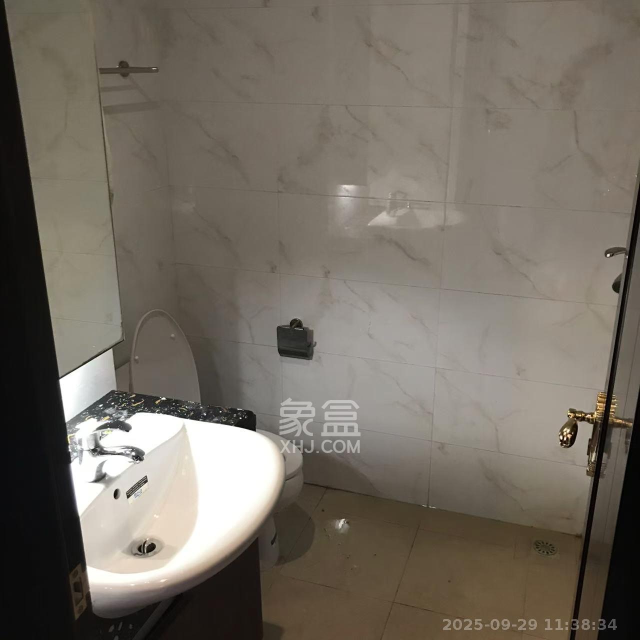 恒大翡翠华庭 1室1厅1卫 1100.0元/月 恒大翡翠华庭 1室1厅1卫 1100.0元/月室内图