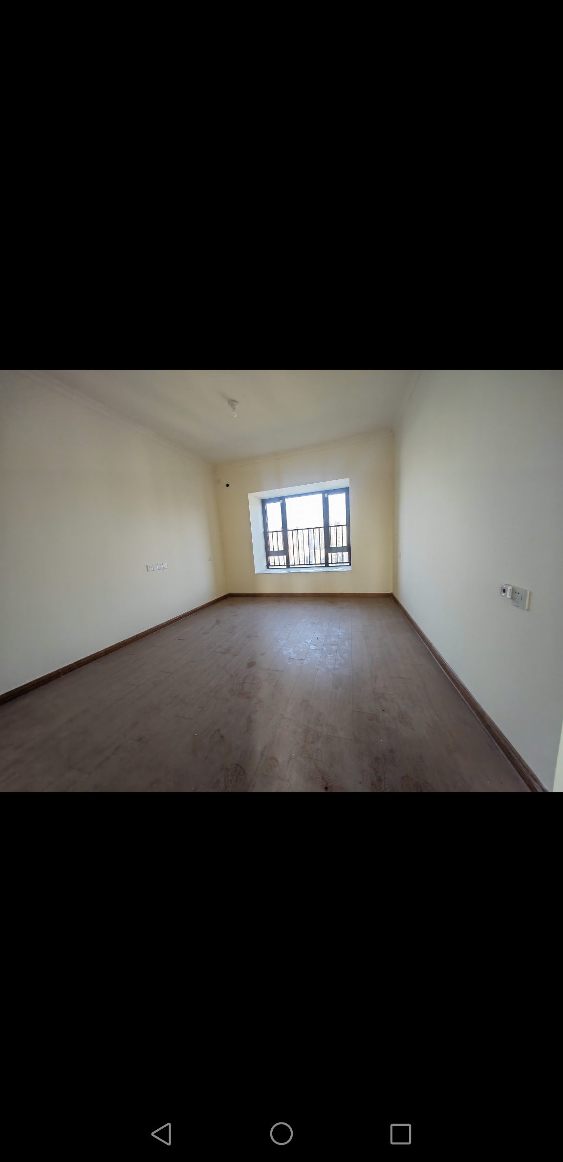 碧桂园豪园  4室2厅2卫    1500.0元/月室内图