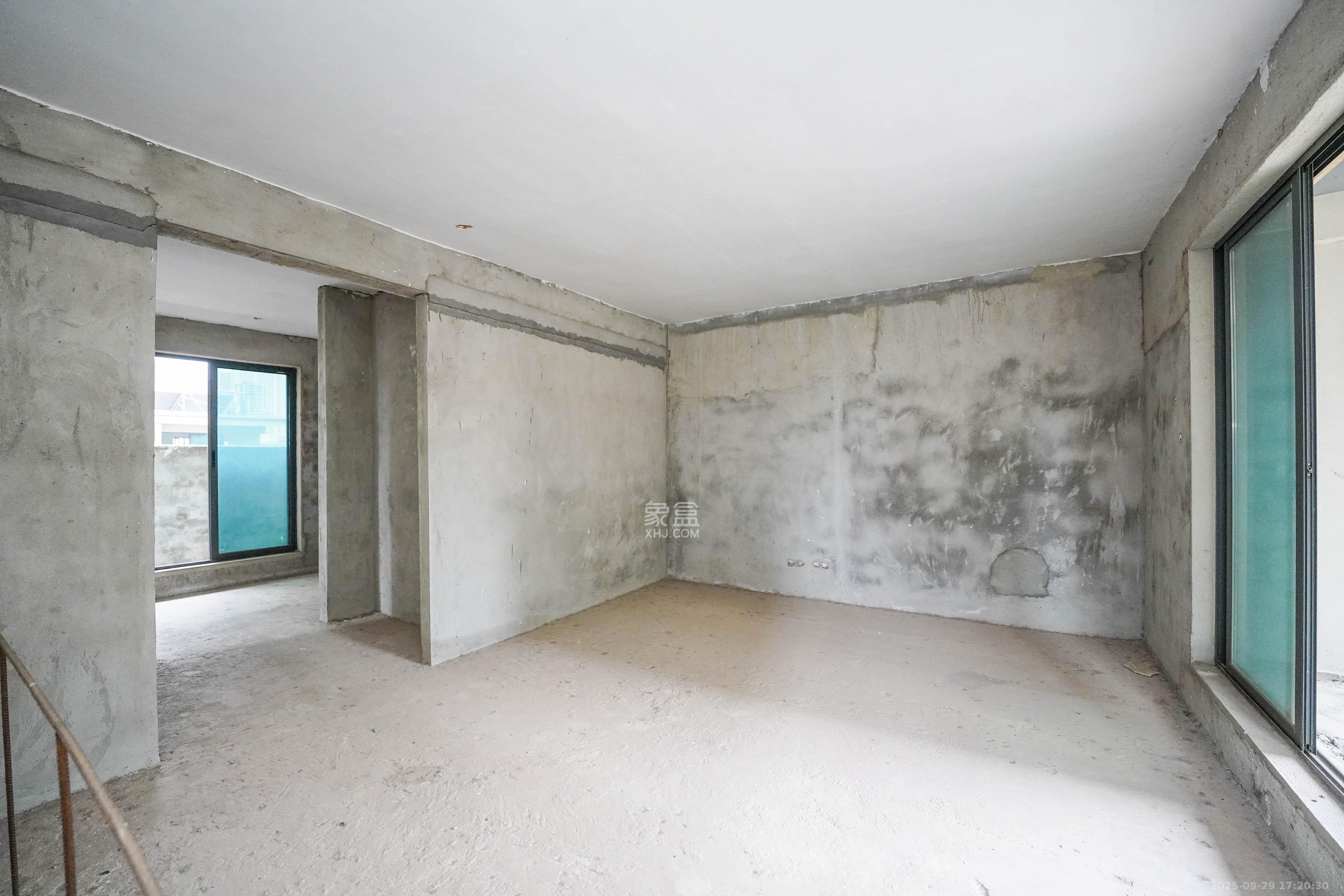 海伦堡爱ME城市 6室3厅3卫 228.0万 海伦堡爱ME城市 6室3厅3卫 228.0万卧室