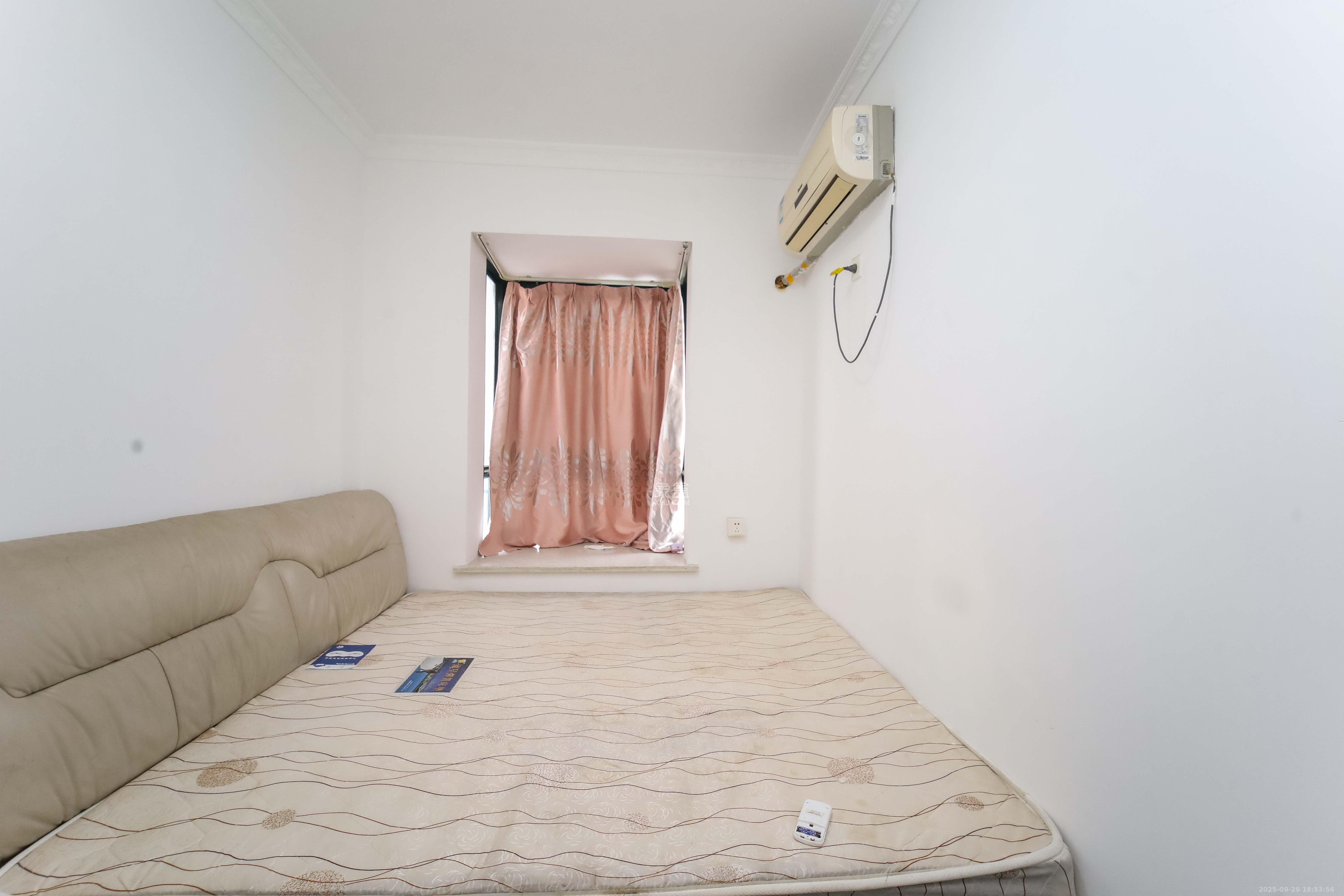 东玺门  3室2厅1卫    75.8万 东玺门  3室2厅1卫    75.8万卧室