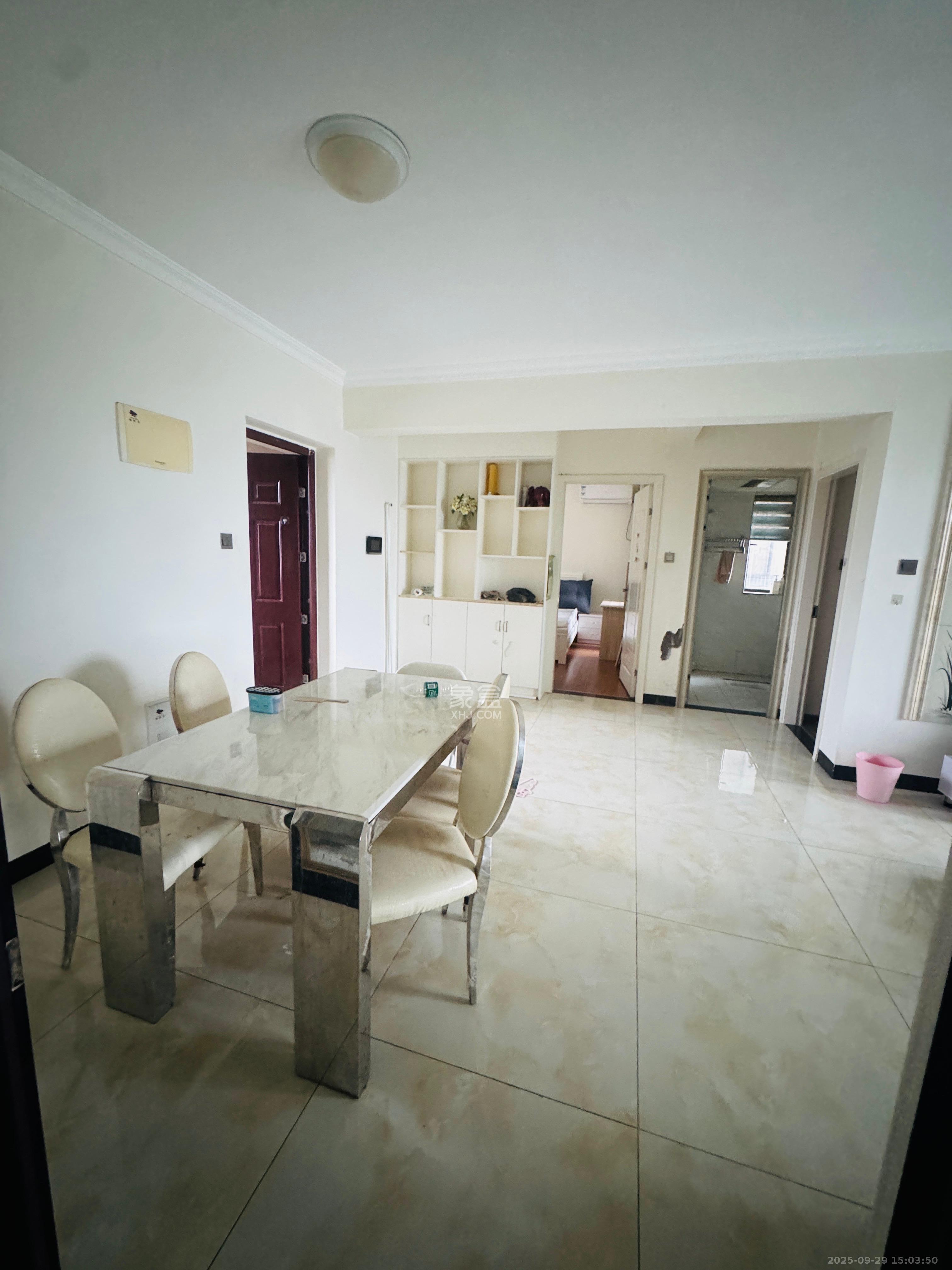 华润橡树湾 2室3厅1卫 1900.0元/月 华润橡树湾 2室3厅1卫 1900.0元/月室内图