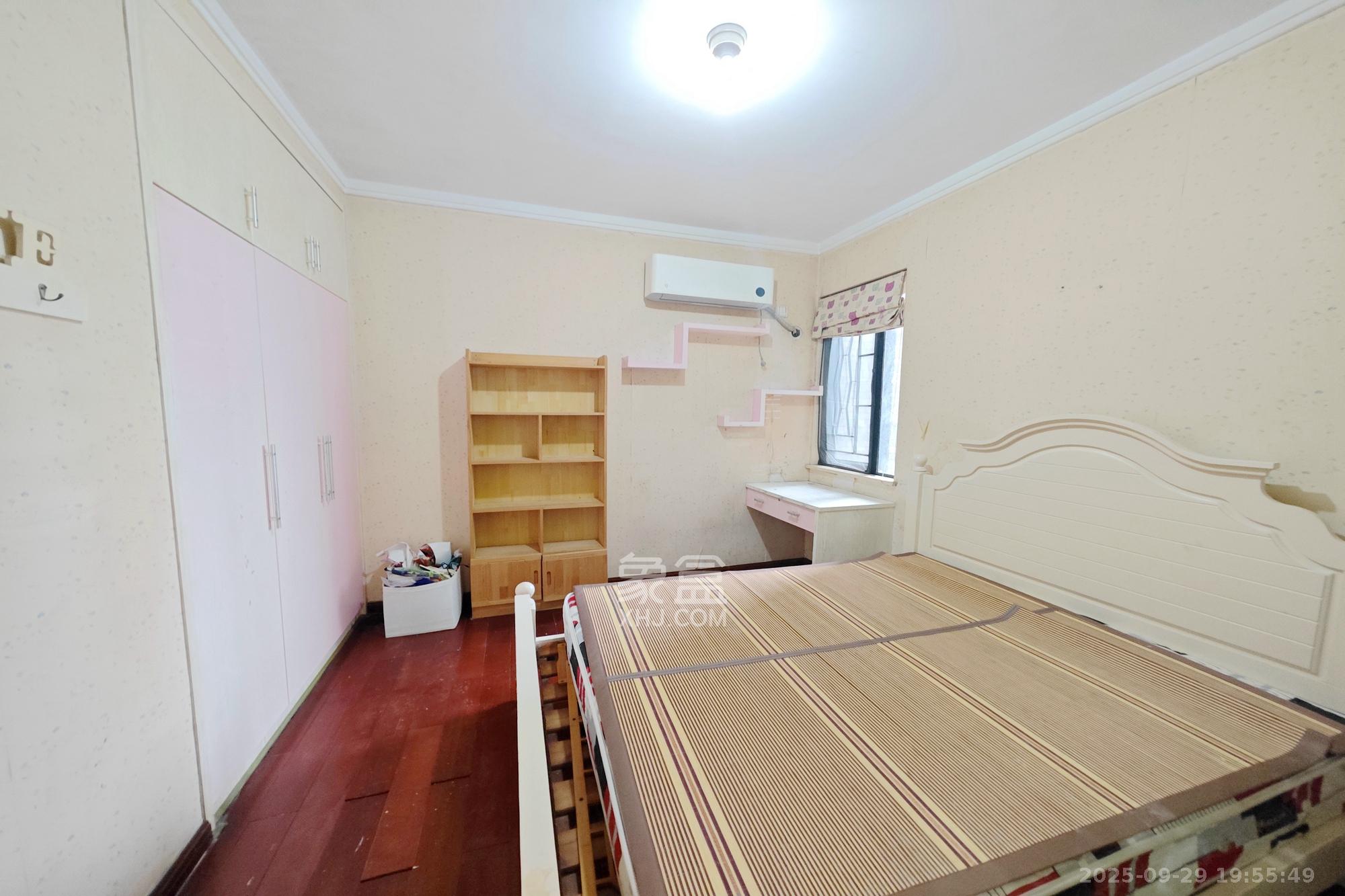 锦绣世纪  3室2厅2卫    126.0万 锦绣世纪  3室2厅2卫    126.0万卧室