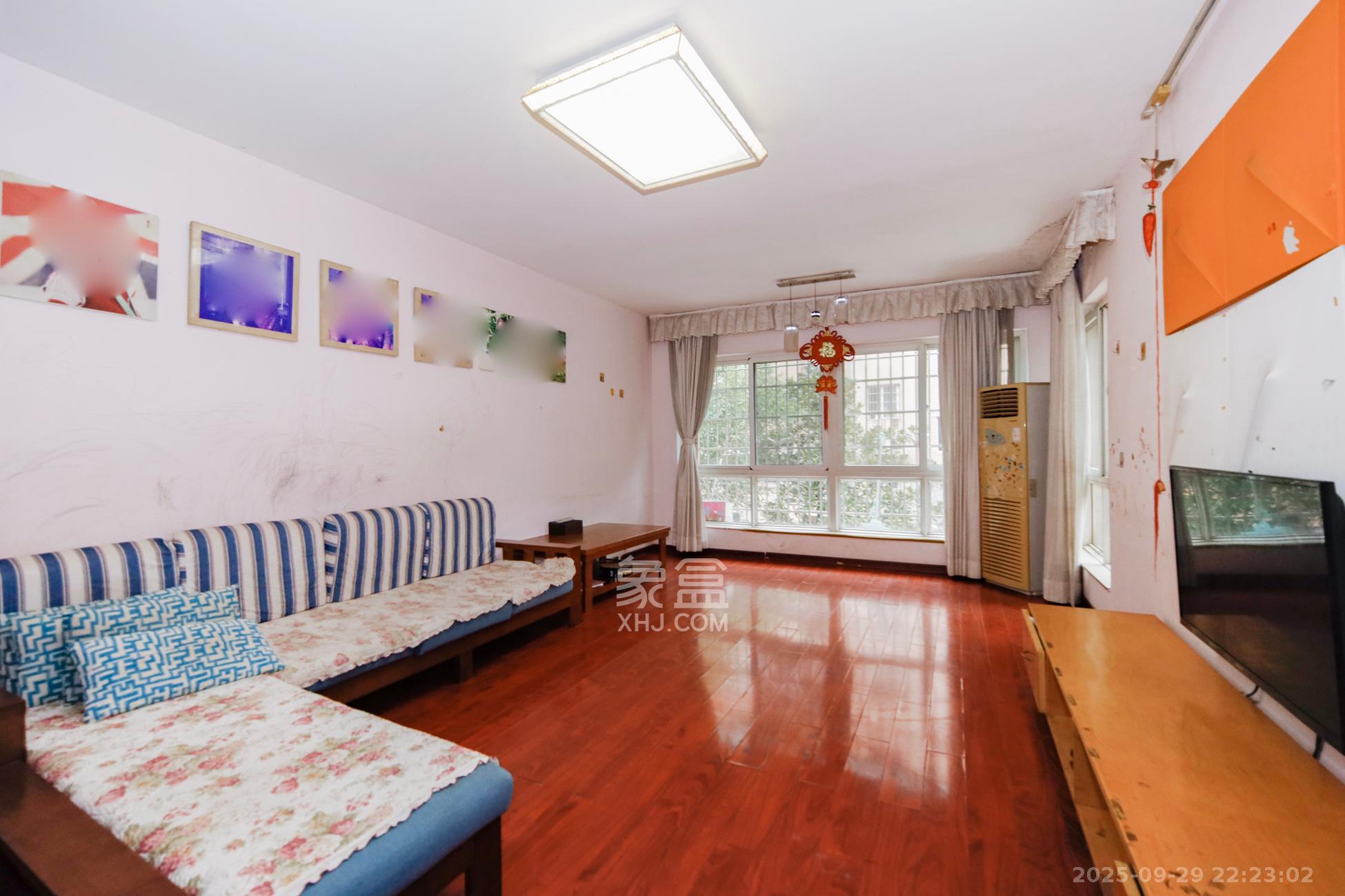 德馨园  2室2厅1卫    45.0万客厅