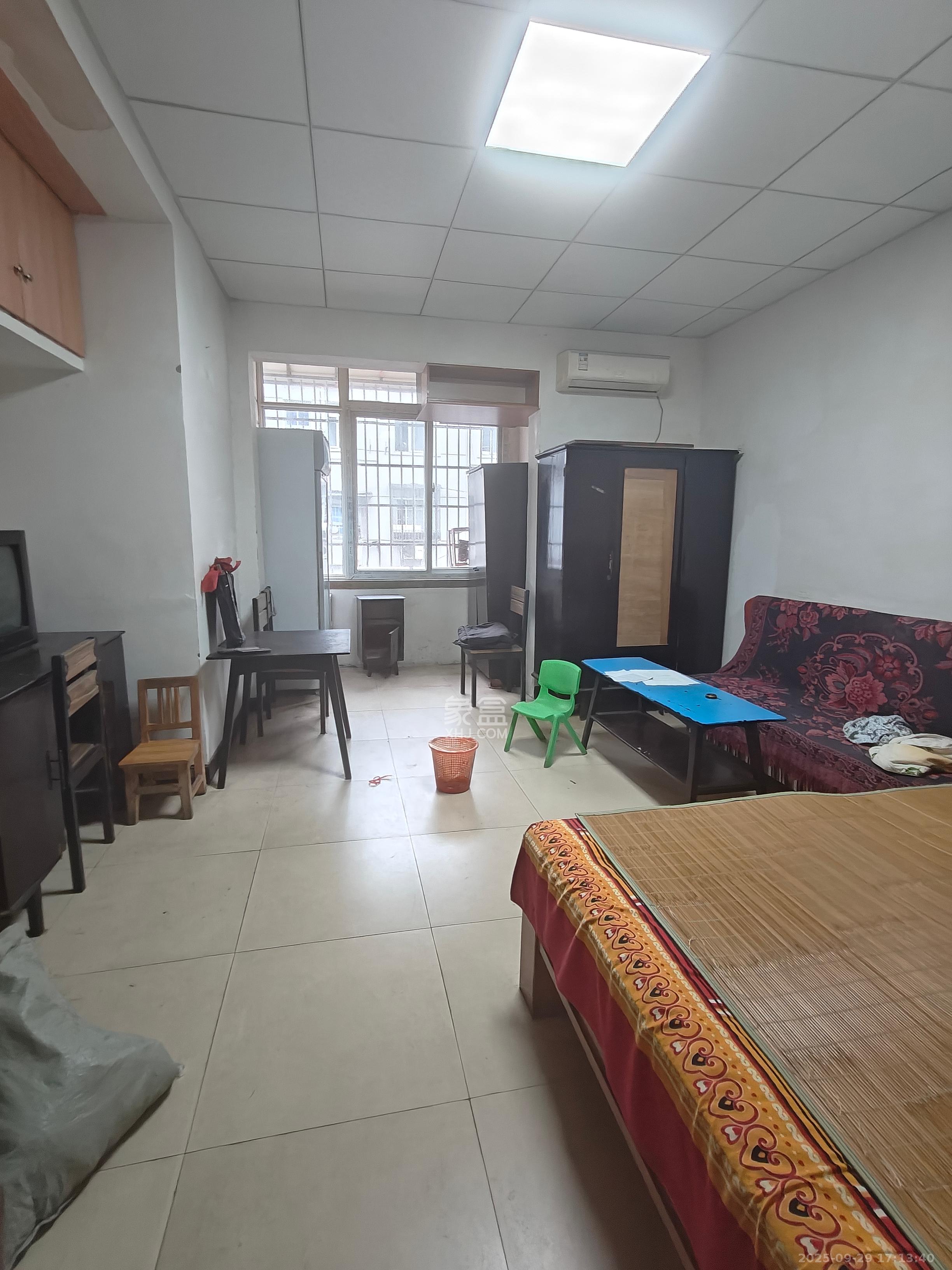 乔庄社区 1室1厅1卫 1000.0元/月 乔庄社区 1室1厅1卫 1000.0元/月室内图