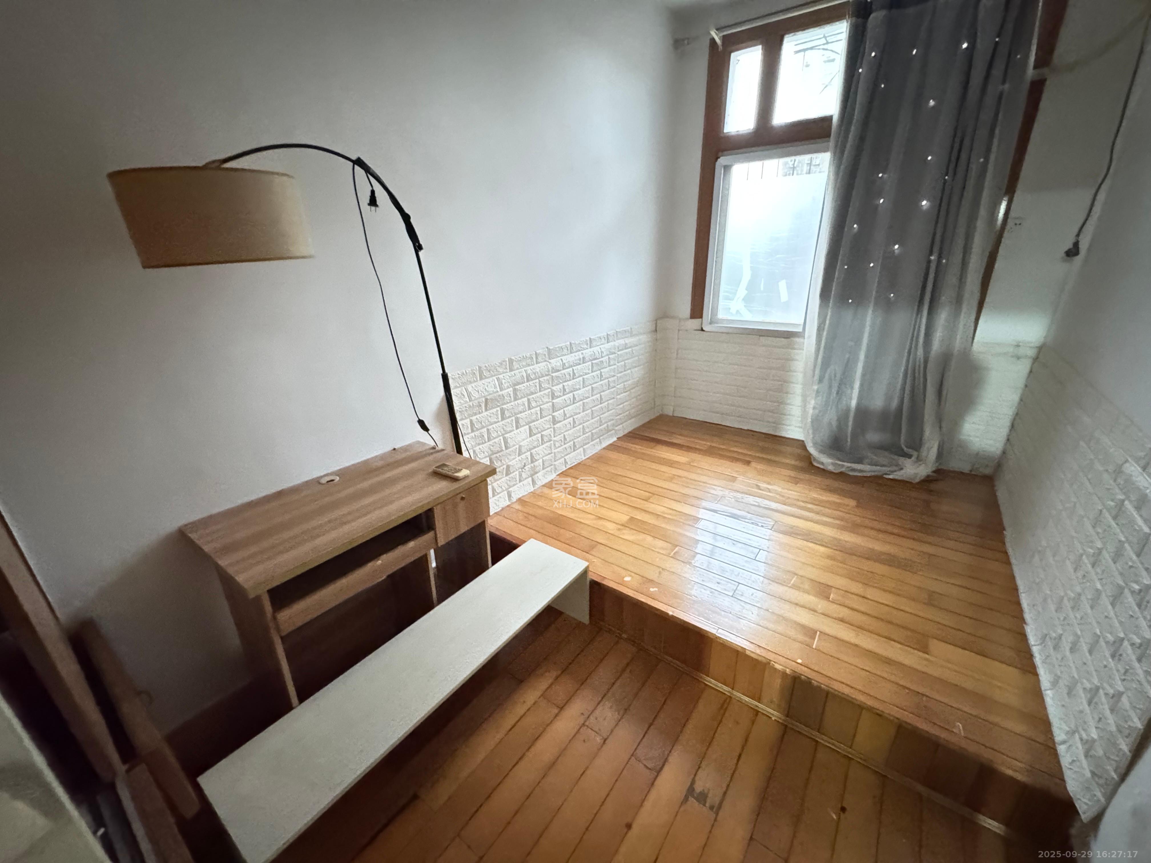 红旗区一片 2室1厅1卫 1400.0元/月 红旗区一片 2室1厅1卫 1400.0元/月室内图