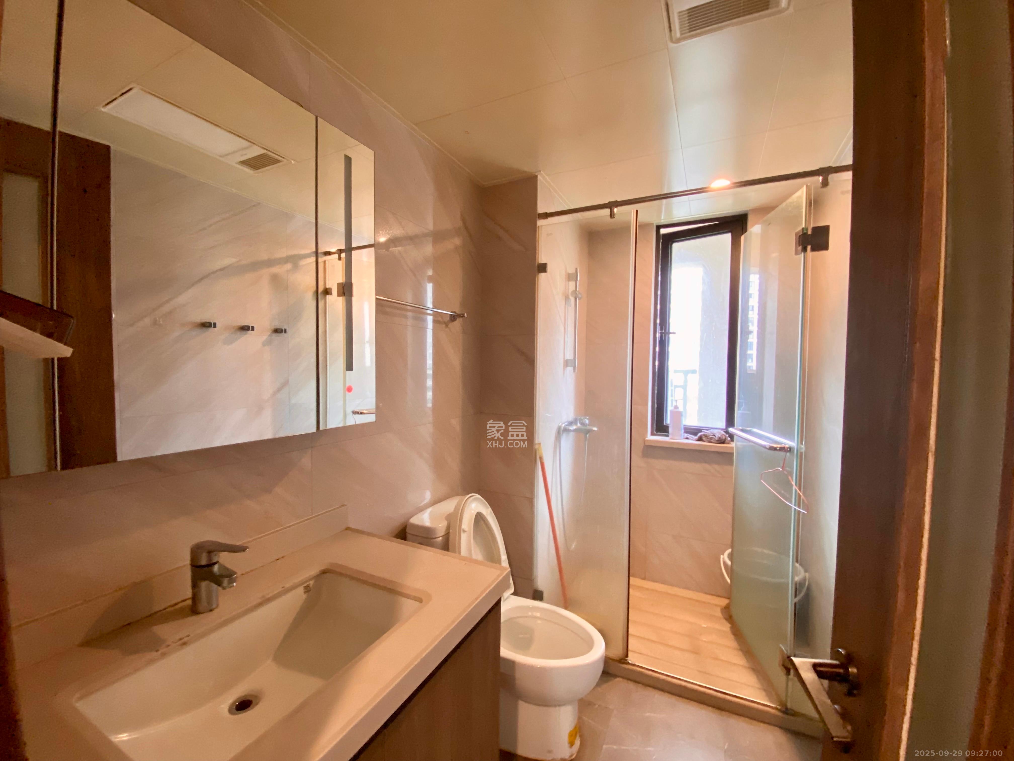 龙湖春江天玺  4室2厅2卫    4000.0元/月室内图