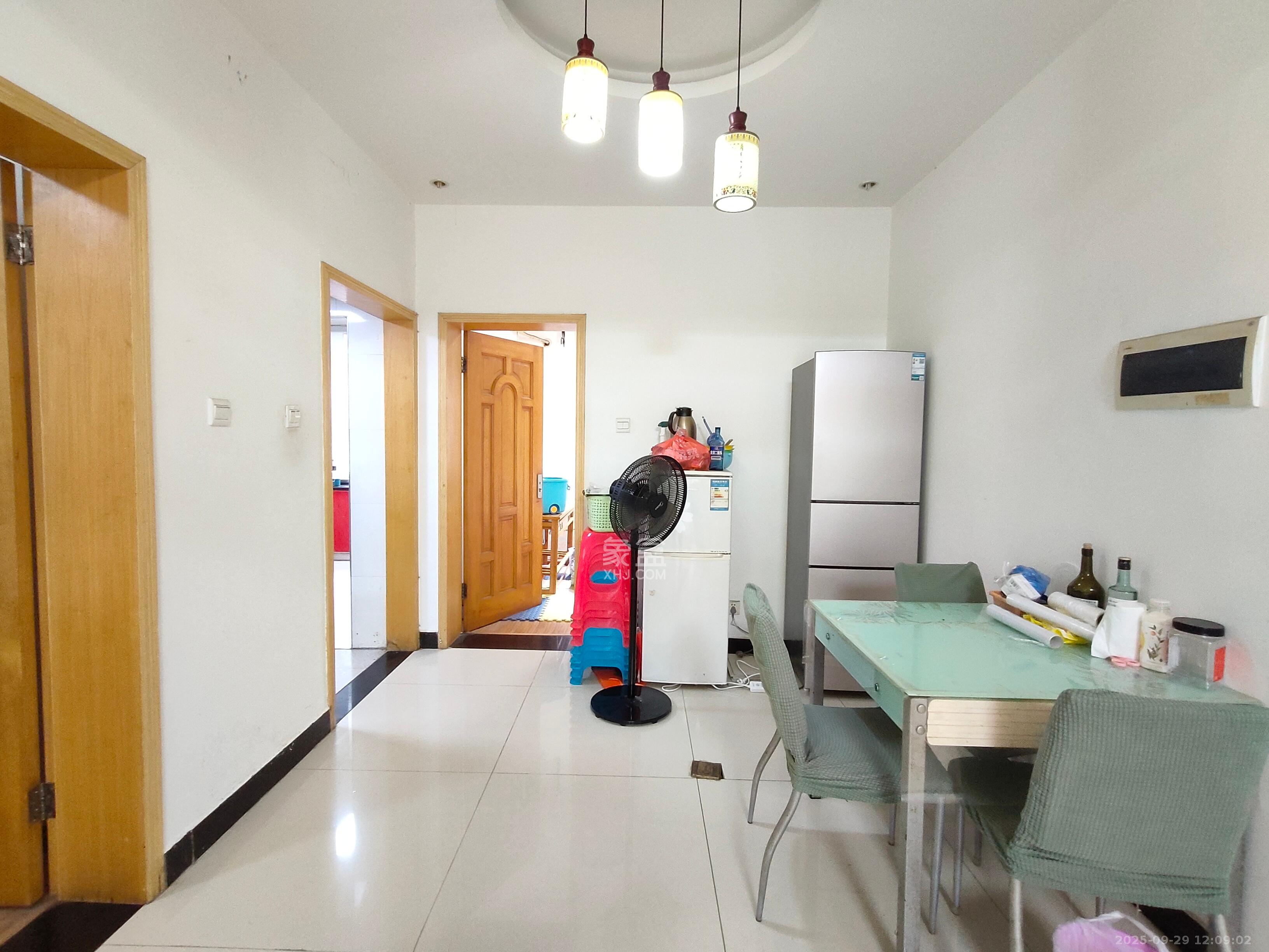 湘绣城 3室2厅1卫 1600.0元/月 湘绣城 3室2厅1卫 1600.0元/月室内图