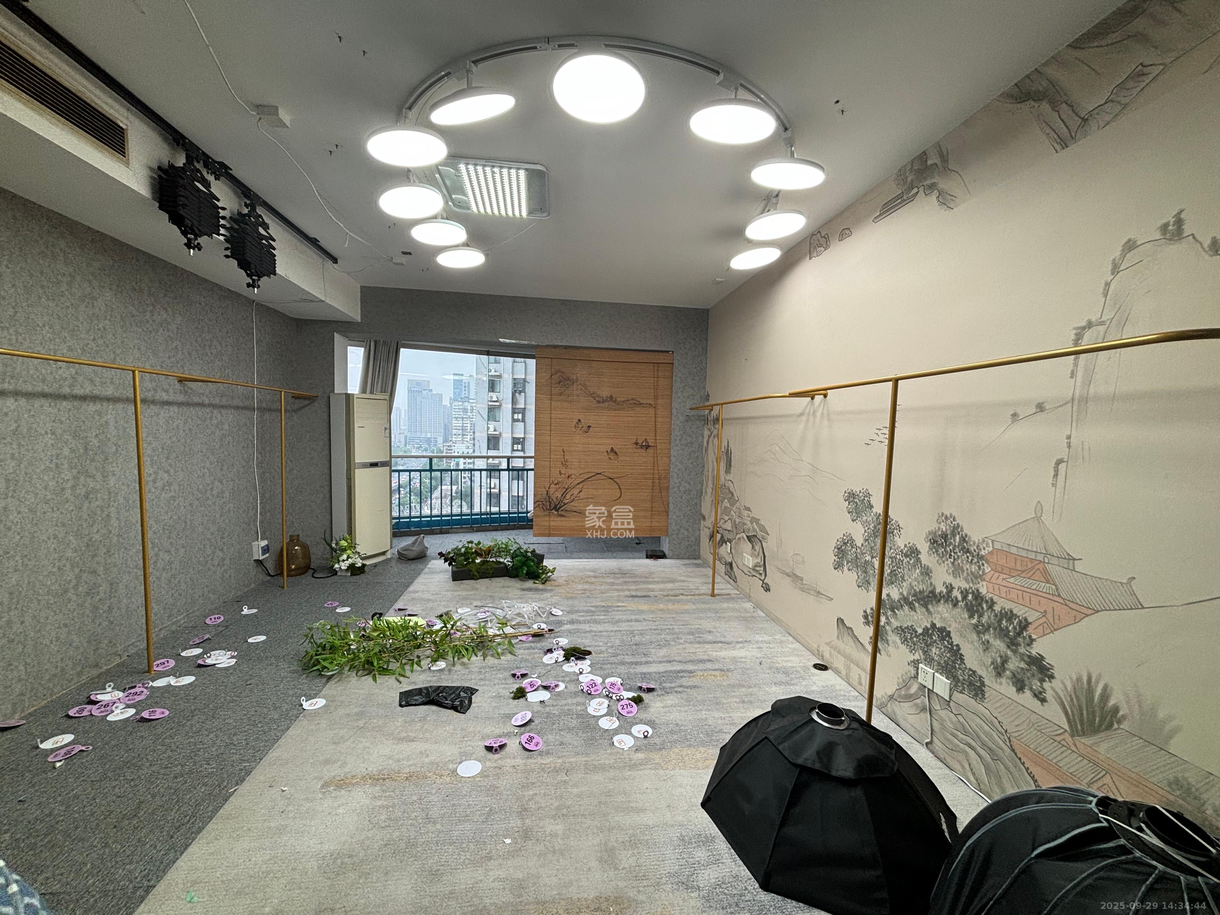 新世纪花苑 3室1厅1卫 3500.0元/月 新世纪花苑 3室1厅1卫 3500.0元/月室内图