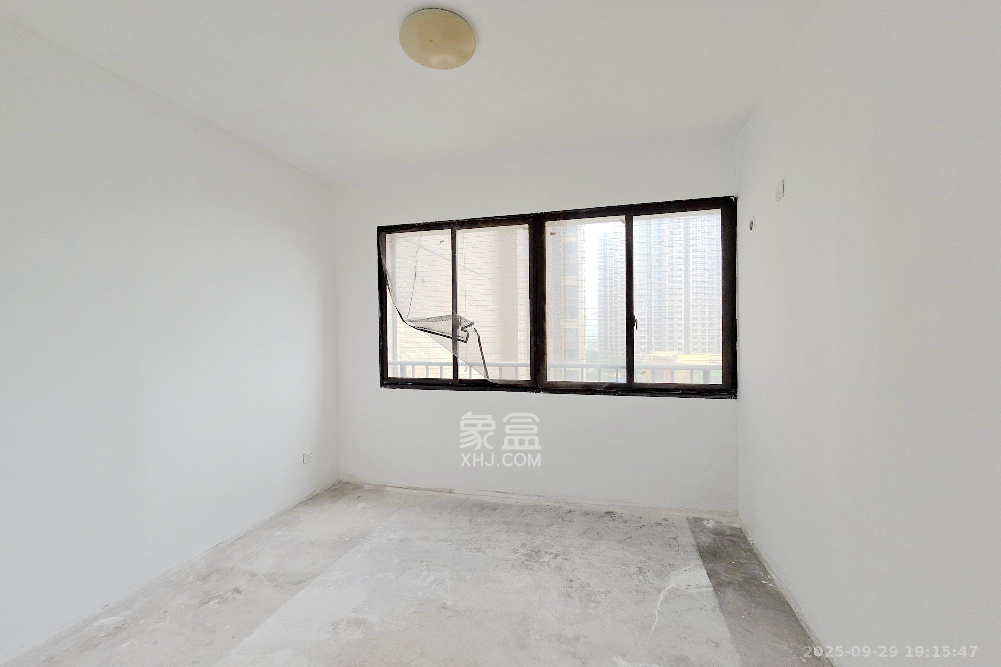 阳光城尚东湾青云苑  3室2厅2卫    88.6万卧室