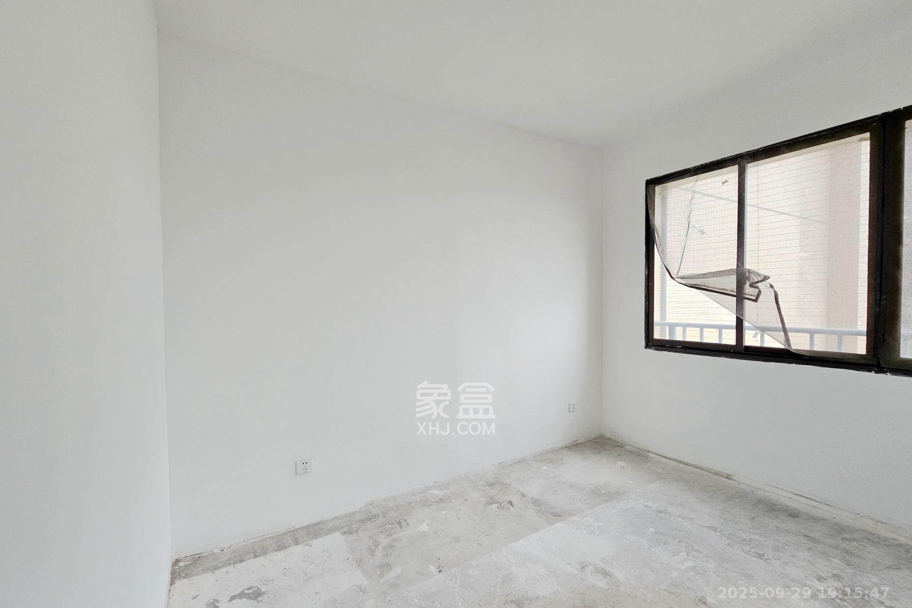 阳光城尚东湾青云苑  3室2厅2卫    88.6万卧室