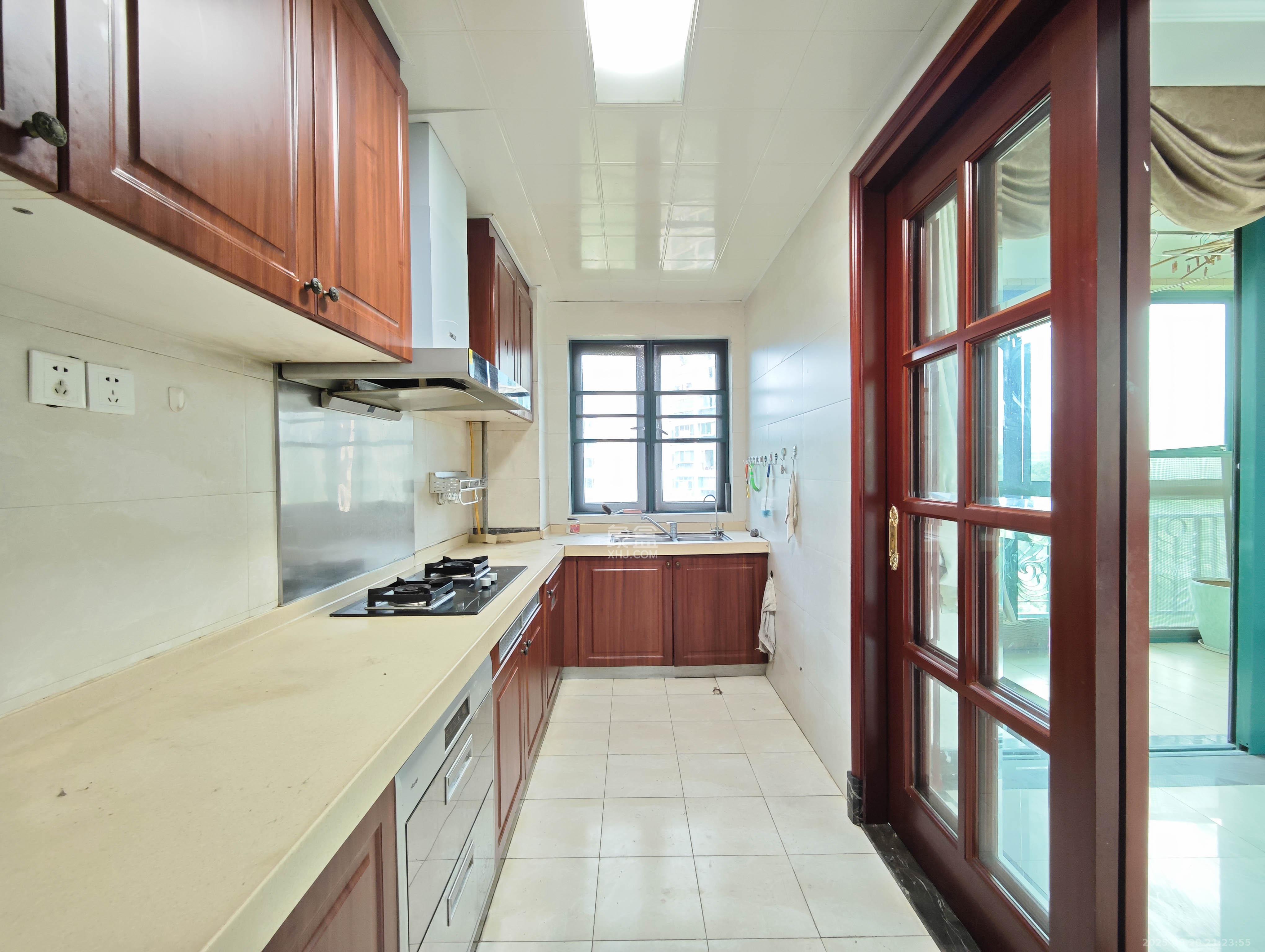 恒大城 5室2厅3卫 128.0万 恒大城 5室2厅3卫 128.0万其他