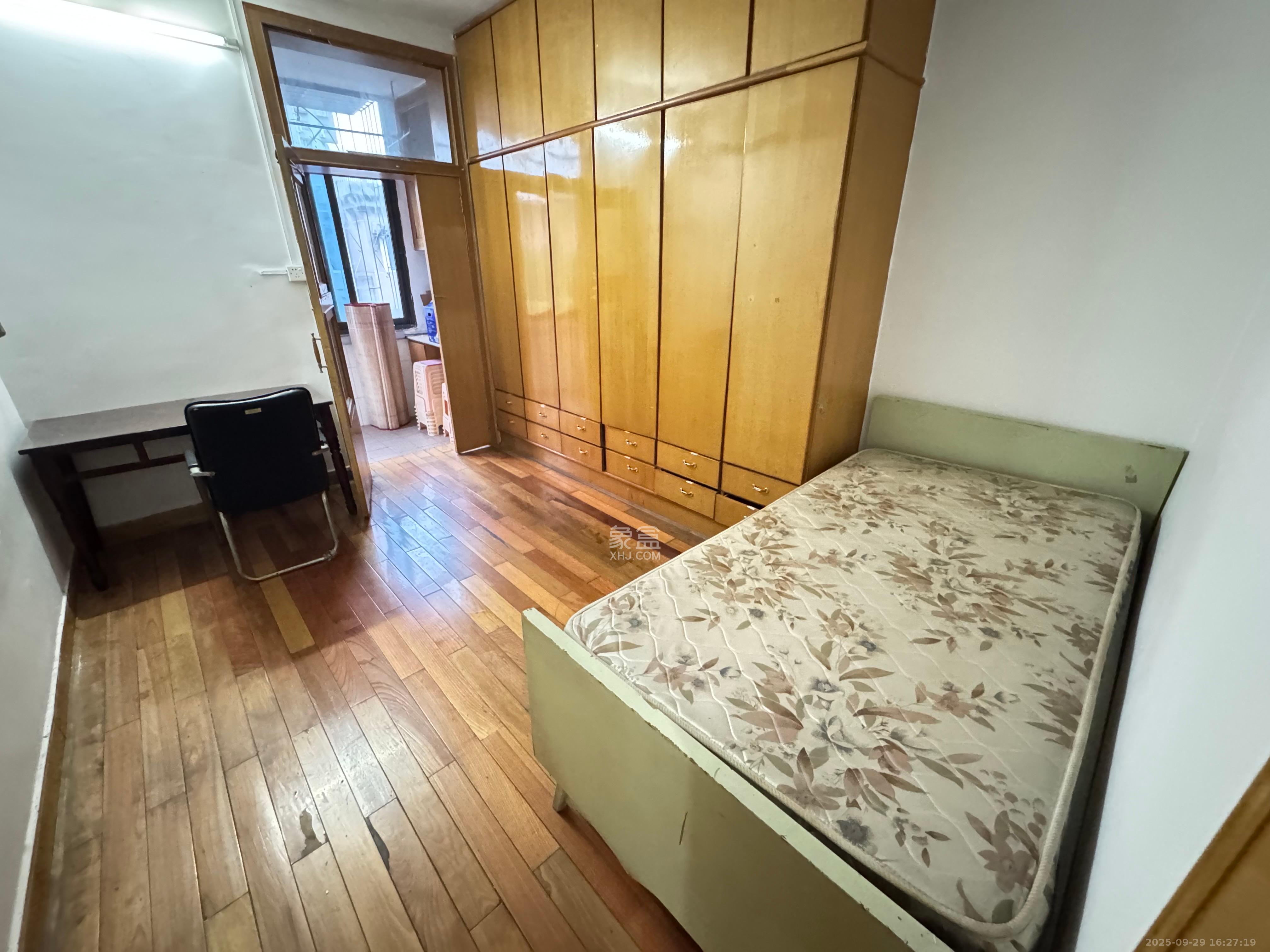 红旗区一片 2室1厅1卫 1400.0元/月 红旗区一片 2室1厅1卫 1400.0元/月室内图