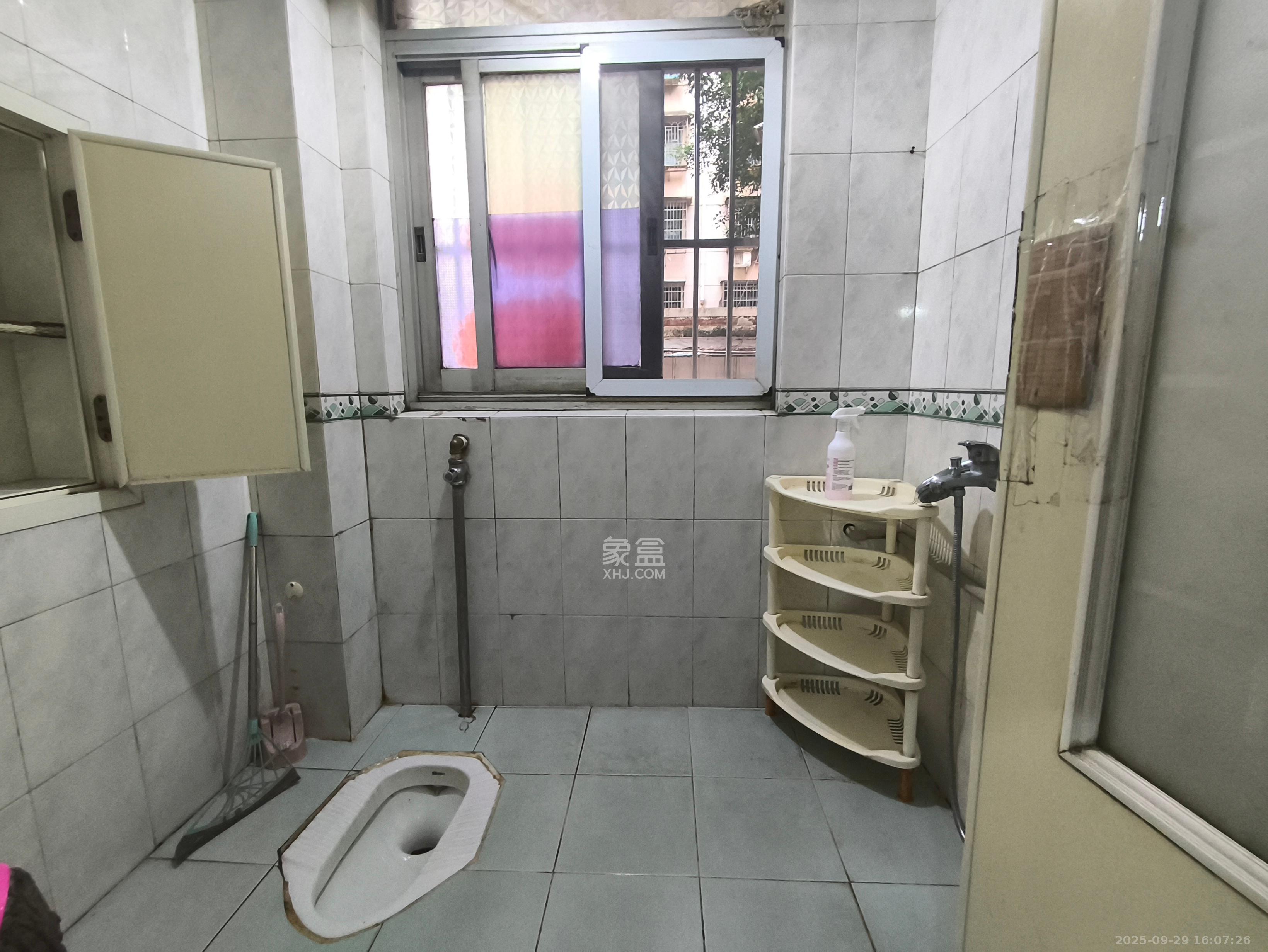 湘计花园  3室1厅1卫    2800.0元/月 湘计花园  3室1厅1卫    2800.0元/月室内图