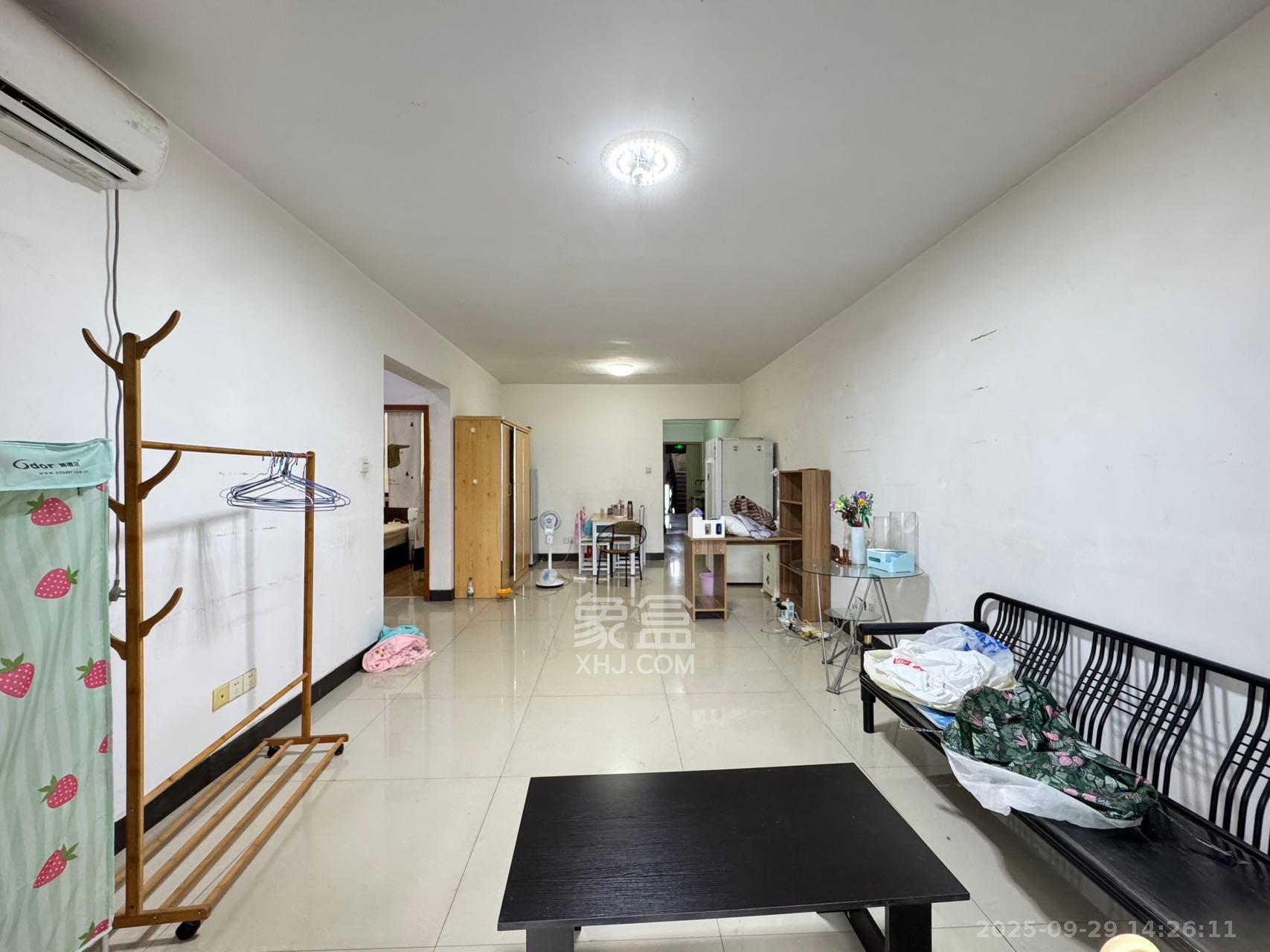 金碧文华  2室2厅2卫    1800.0元/月室内图