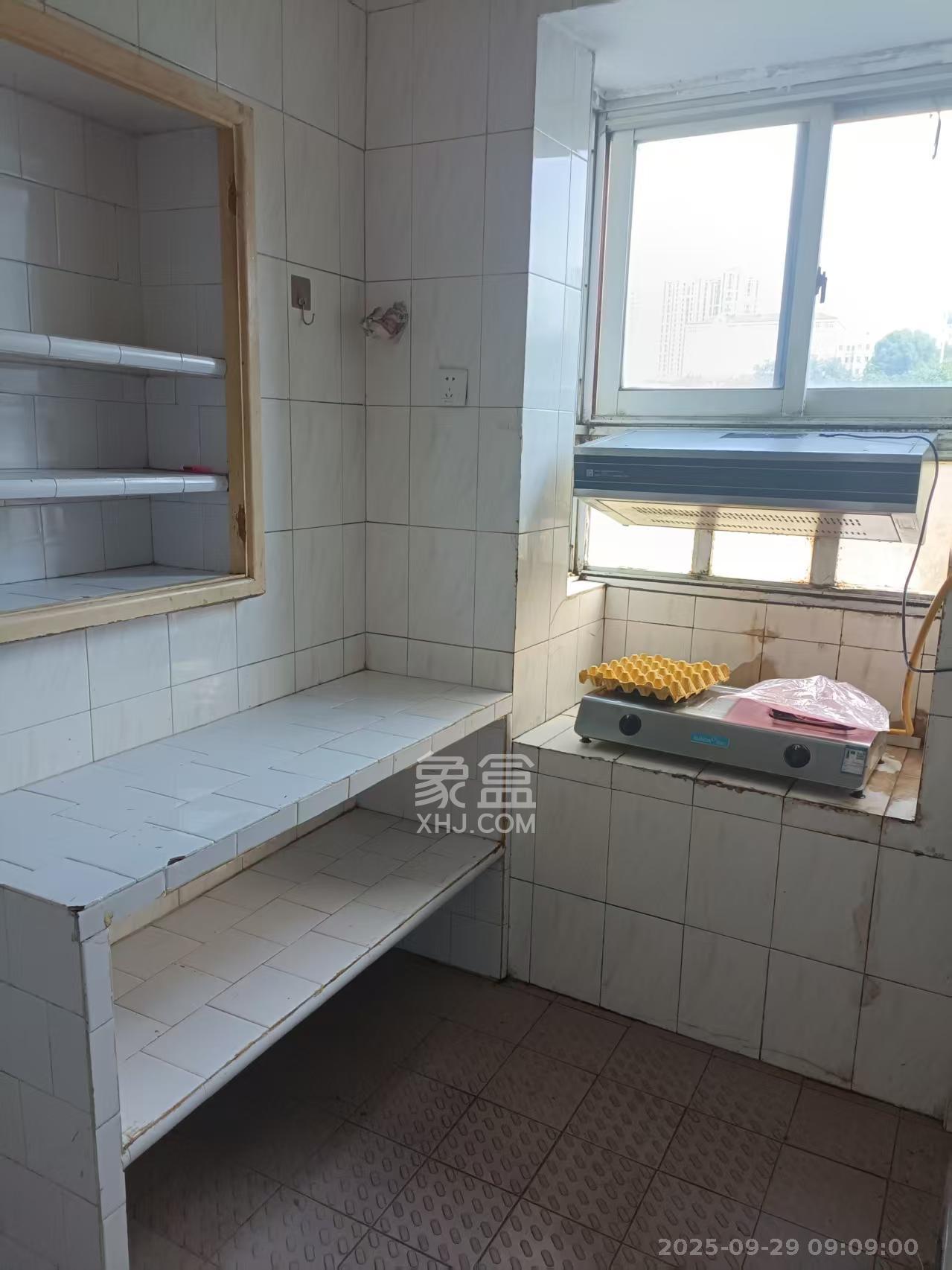 湖南省园艺所职工之家  1室2厅1卫    1400.0元/月室内图