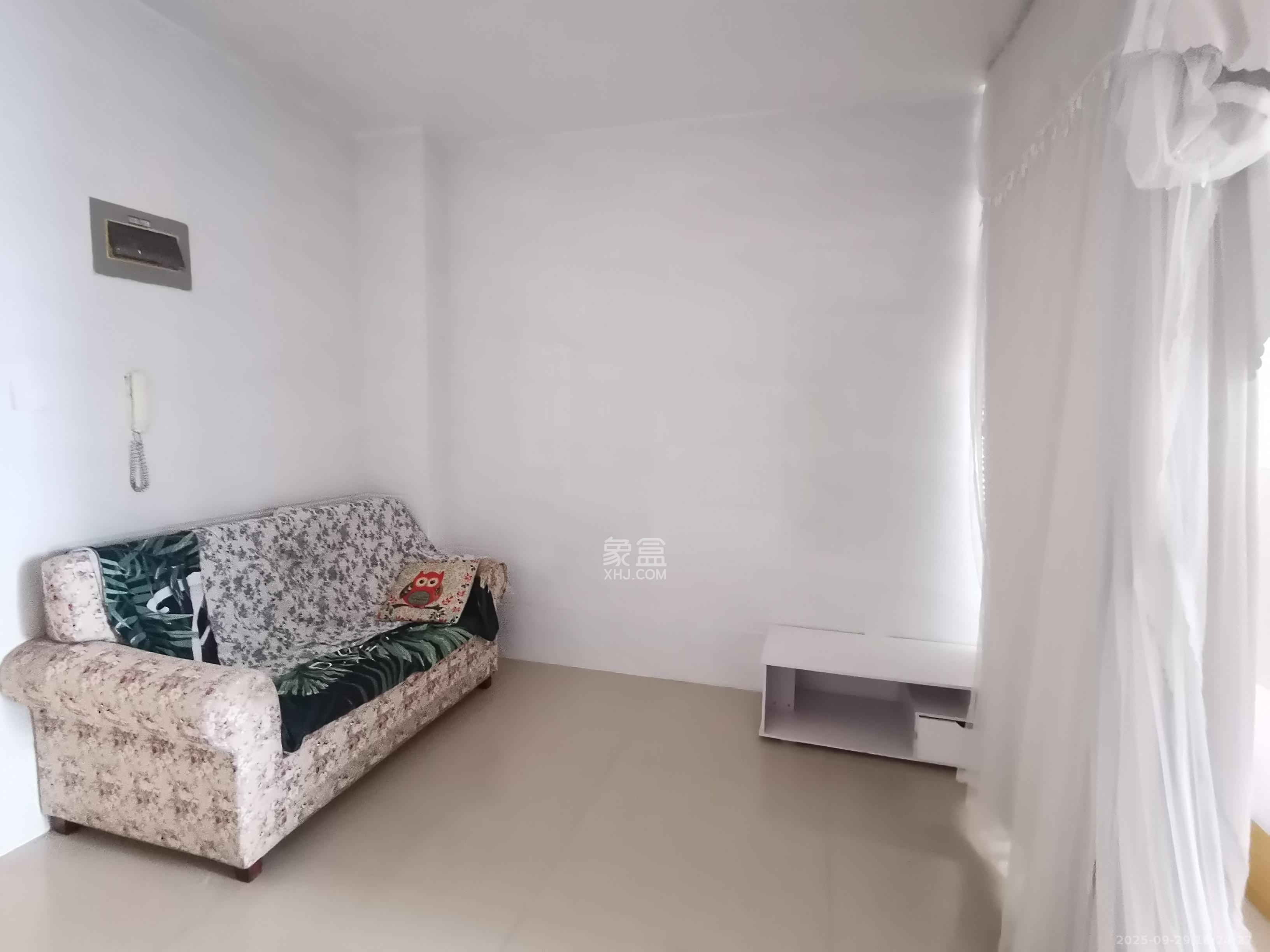 金碧文华 1室1厅1卫 1600.0元/月 金碧文华 1室1厅1卫 1600.0元/月室内图