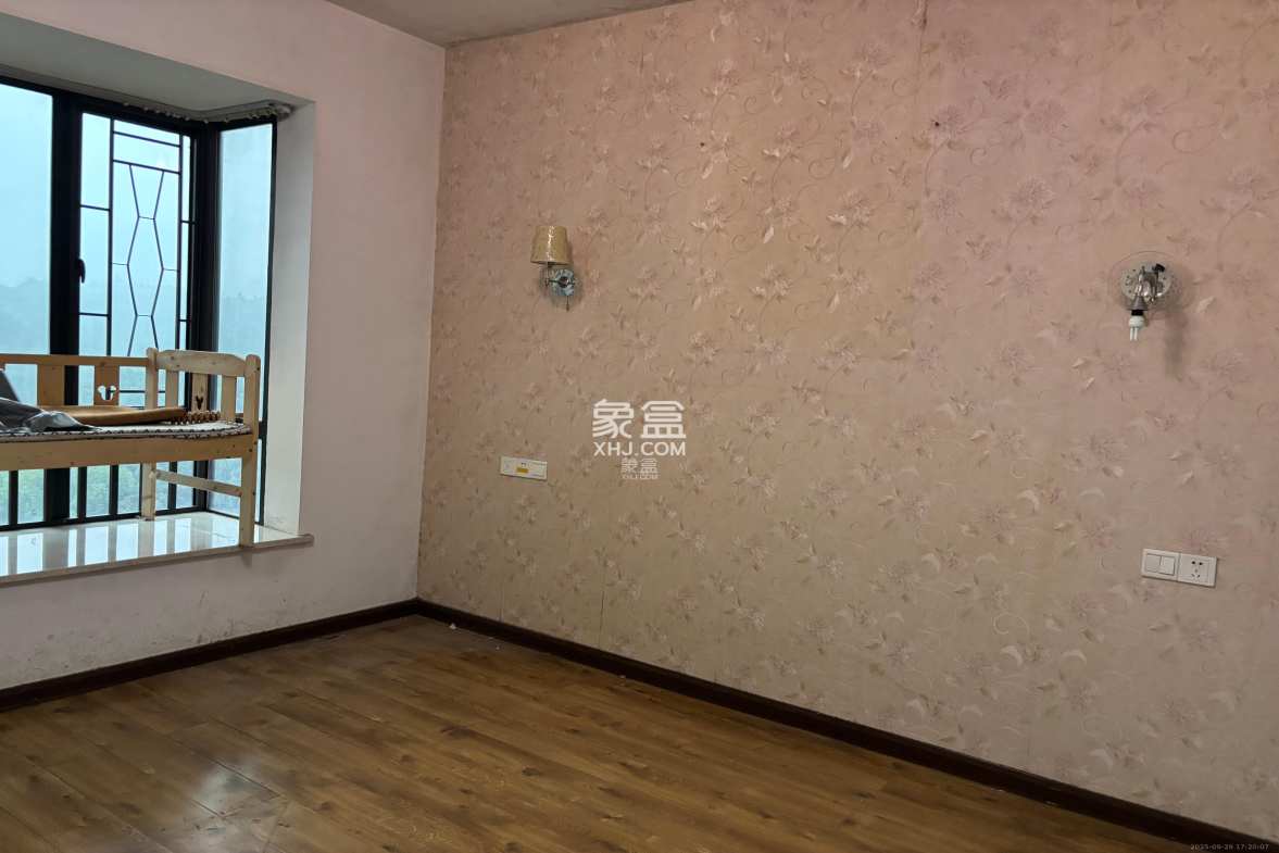 珠江东方明珠(新地东方明珠)三期  3室2厅2卫    2000.0元/月 珠江东方明珠(新地东方明珠)三期  3室2厅2卫    2000.0元/月室内图