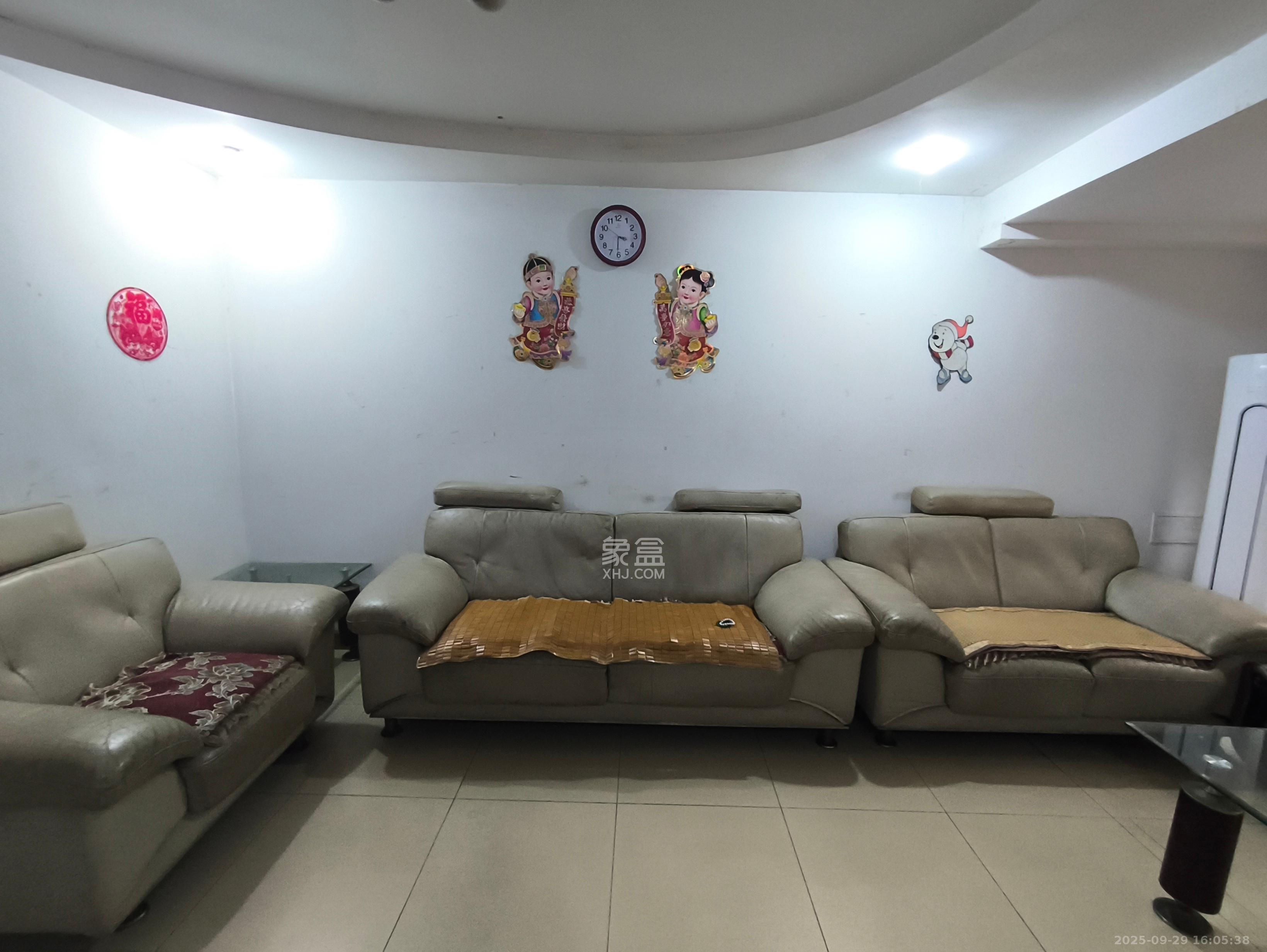 湘计花园  3室1厅1卫    2800.0元/月 湘计花园  3室1厅1卫    2800.0元/月室内图