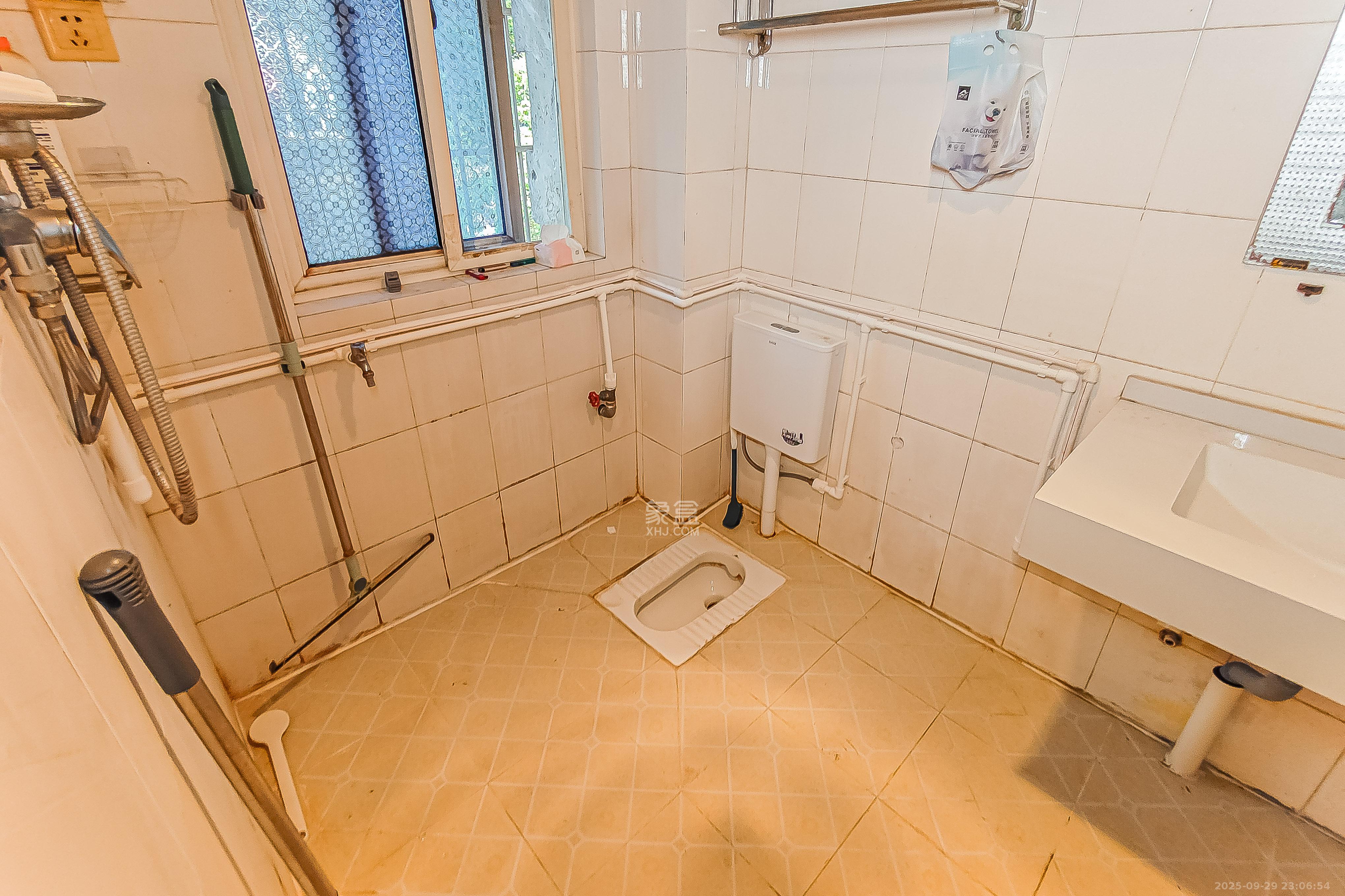 广厦新村  2室1厅1卫    35.0万卫生间