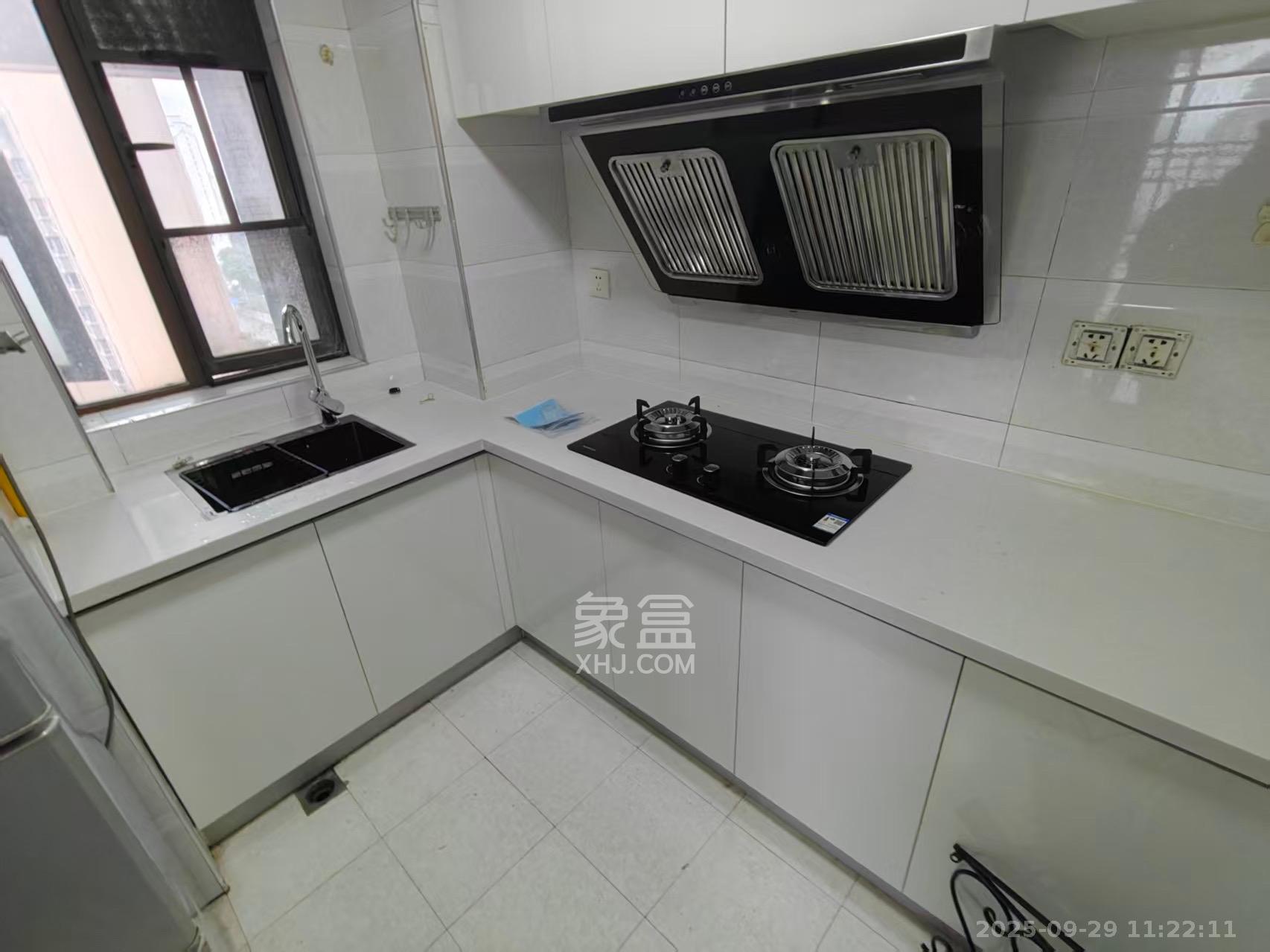 高信向日葵  3室2厅2卫    2600.0元/月室内图