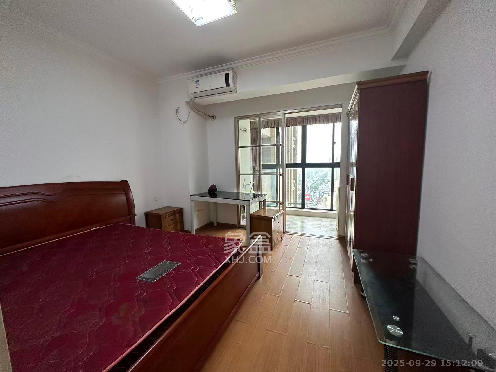 百纳广场（百纳公寓）  3室2厅2卫    3200.0元/月室内图