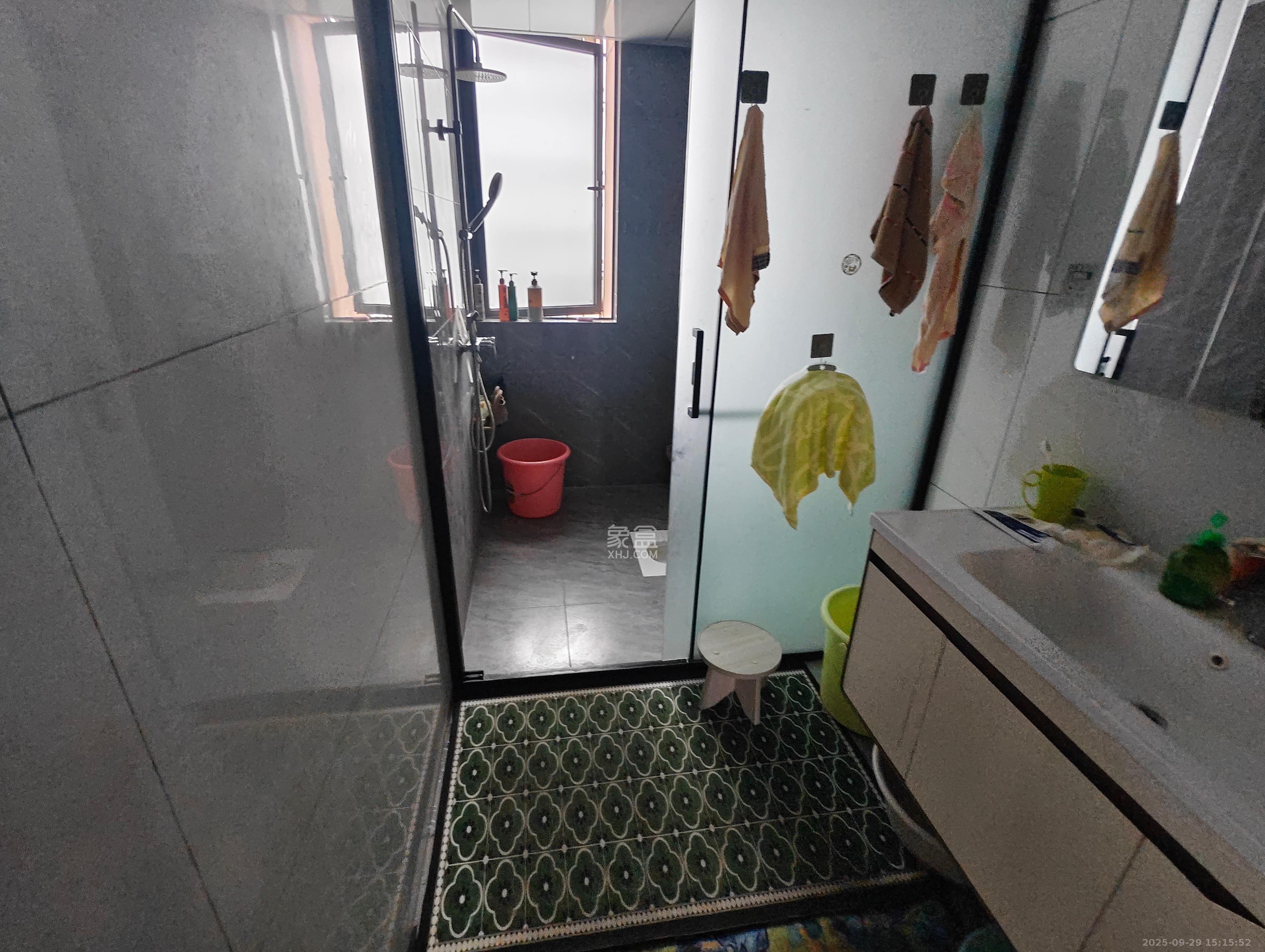 真人桥家园二期 3室2厅2卫 2400.0元/月 真人桥家园二期 3室2厅2卫 2400.0元/月室内图