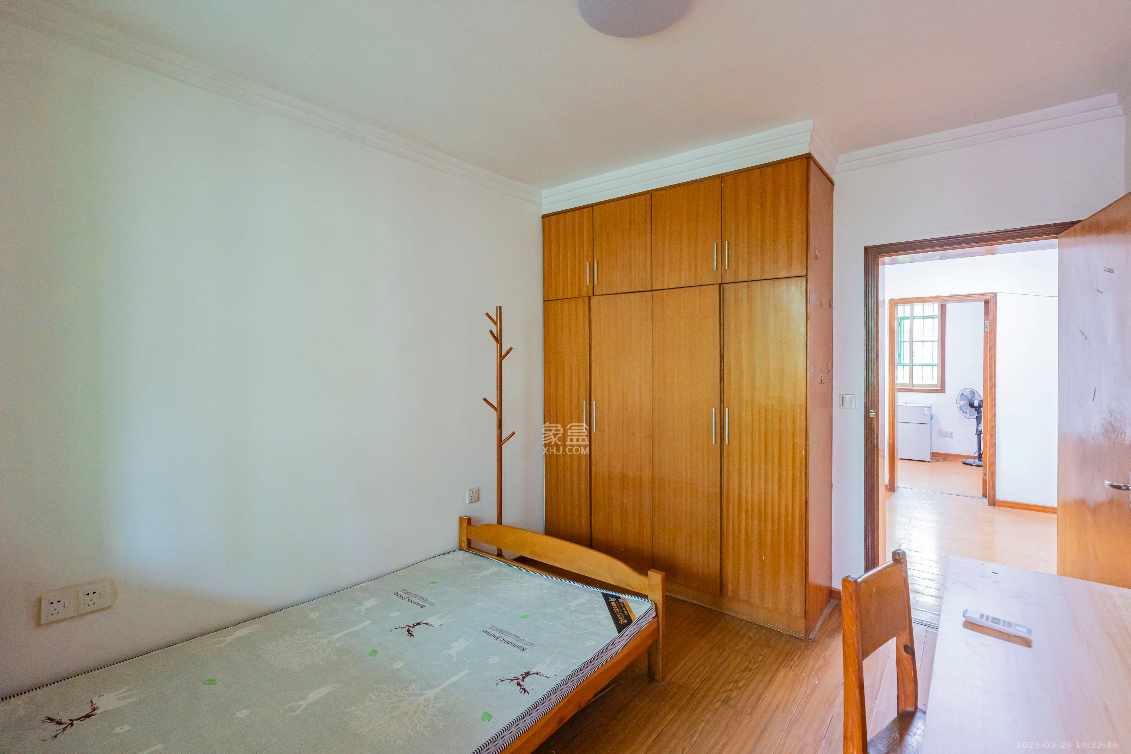 北桥新村 2室1厅1卫 45.0万 北桥新村 2室1厅1卫 45.0万卧室